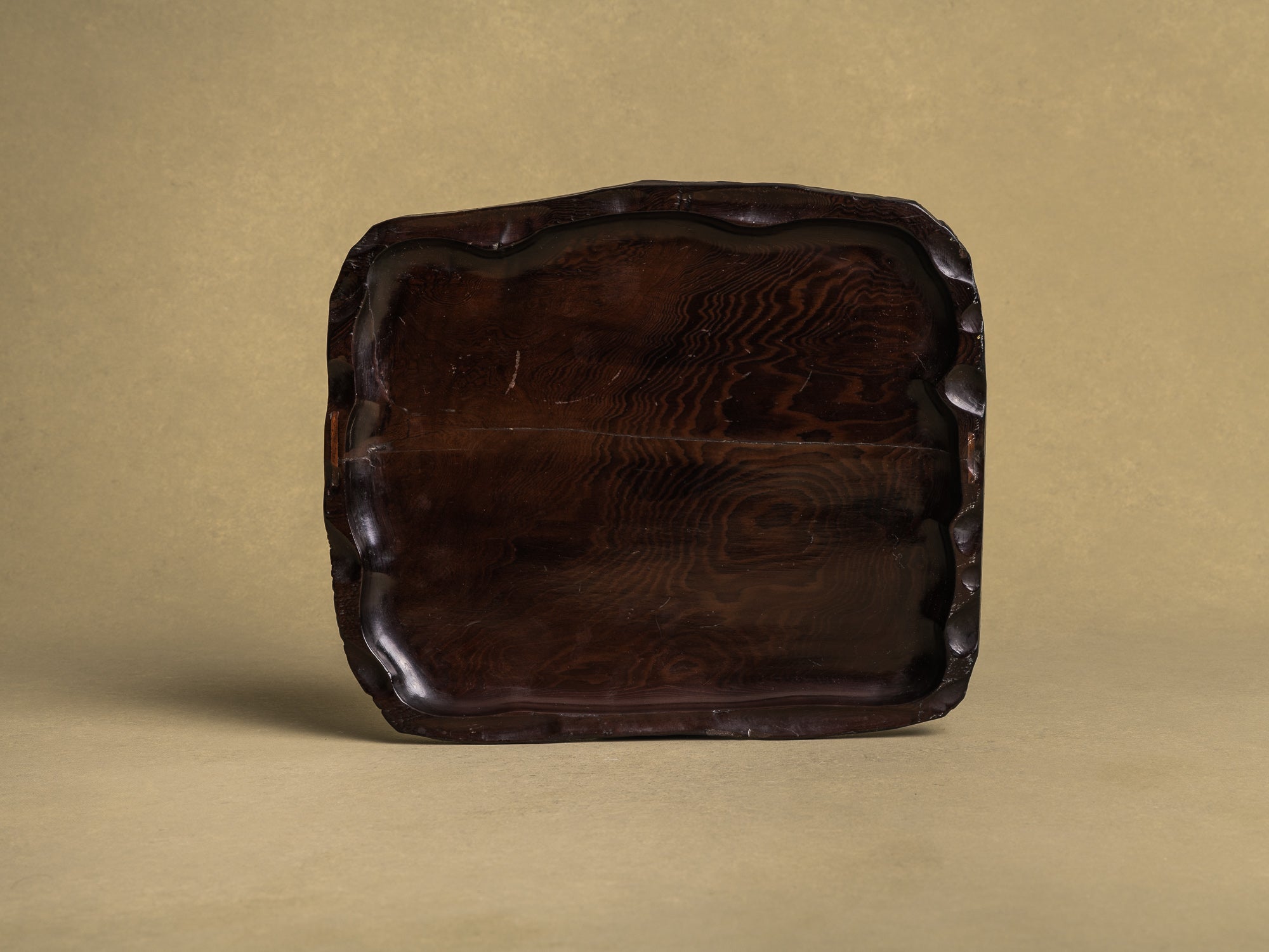 Coupe monoxyle / plateau à thé pour la cérémonie du thé, Japon (vers 1850-80)..Bowl / Mingei tea tray for senchabon tea ceremony, Japan (circa 1850-80)