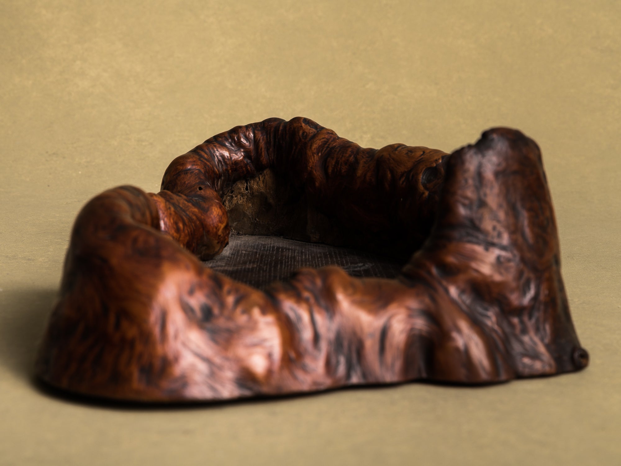 Coupe hibachi / tabakobon en bois de Keyaki pour la cérémonie du thé, Japon (vers 1850-80)..Keyaki burl wood hibachi / tabakobon for tea ceremony, Japan (circa 1850-80)