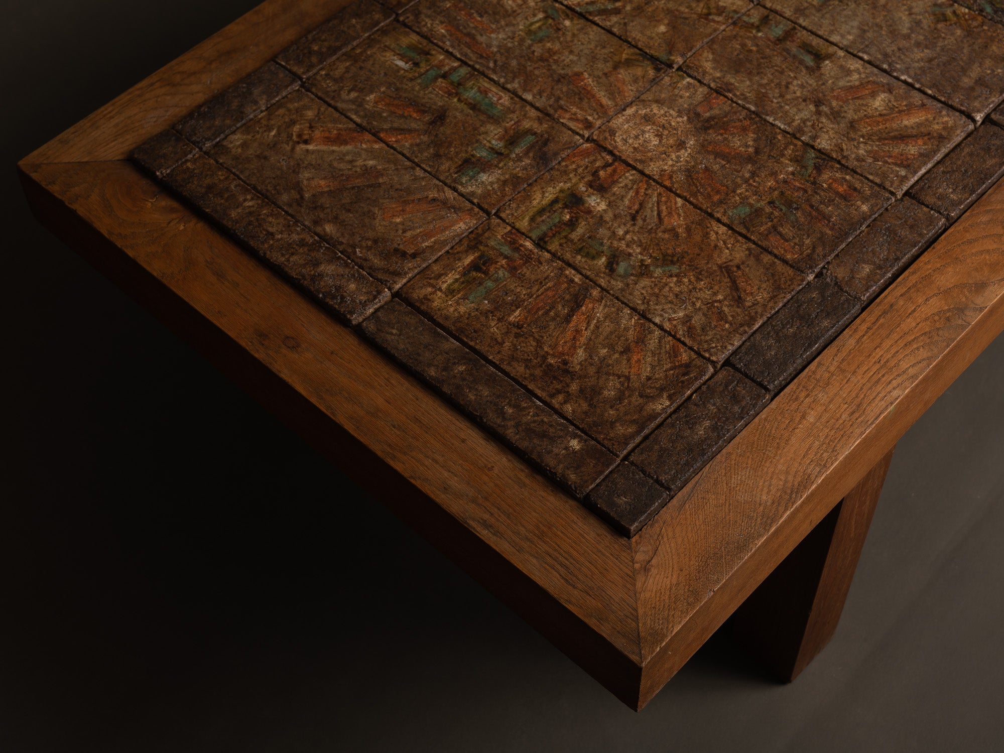 Exceptionnelle table basse en céramique de Jean‑Pierre Viot, France (Vers 1968)..Outstanding ceramic Coffee table by Jean-Pierre Viot, France (circa 1960)