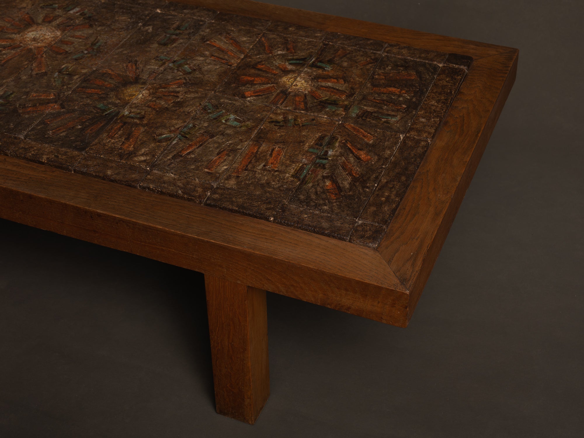 Exceptionnelle table basse en céramique de Jean‑Pierre Viot, France (Vers 1968)..Outstanding ceramic Coffee table by Jean-Pierre Viot, France (circa 1960)