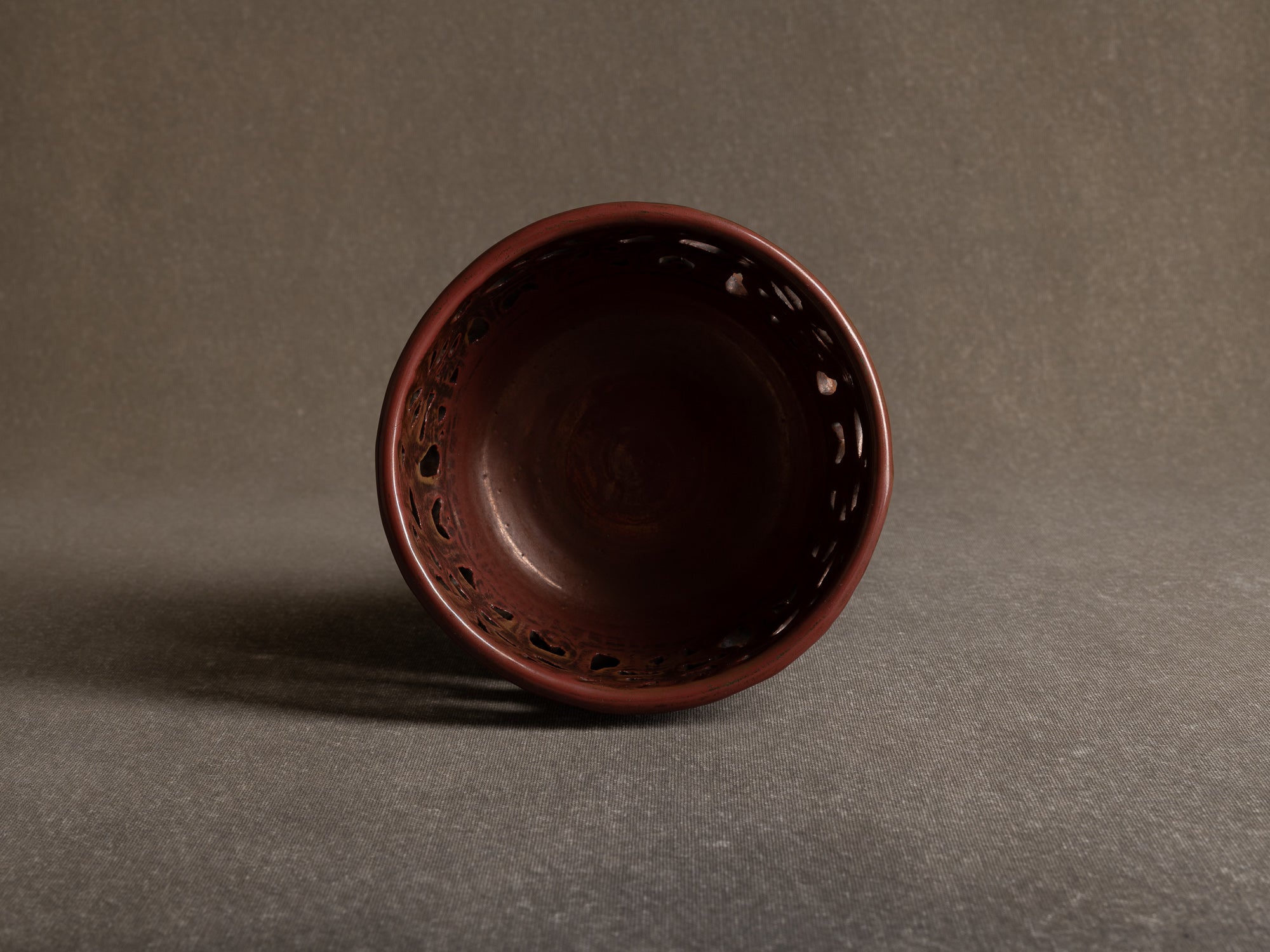 Coupe à décor de cervidés par Lauritz Hjorth, Danemark (vers 1910)..Sculptural bowl by Lauritz Hjorth, Denmark (ca. 1910)