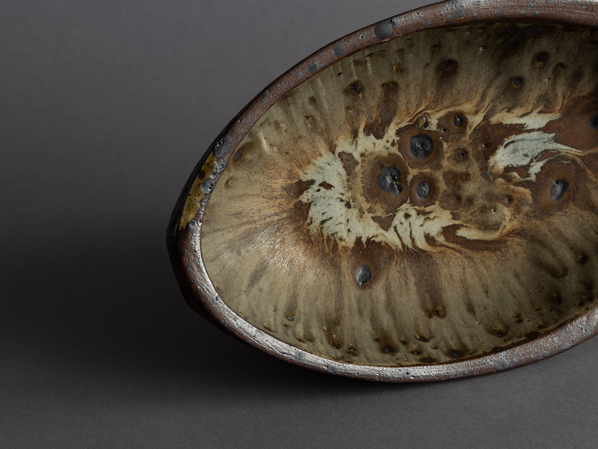 Rare coupe de forme libre de Jeanne et Norbert Pierlot à Ratilly, France (vers 1955)..Large free form bowl by Jeanne et Norbert Pierlot in Ratilly, France (circa 1955)