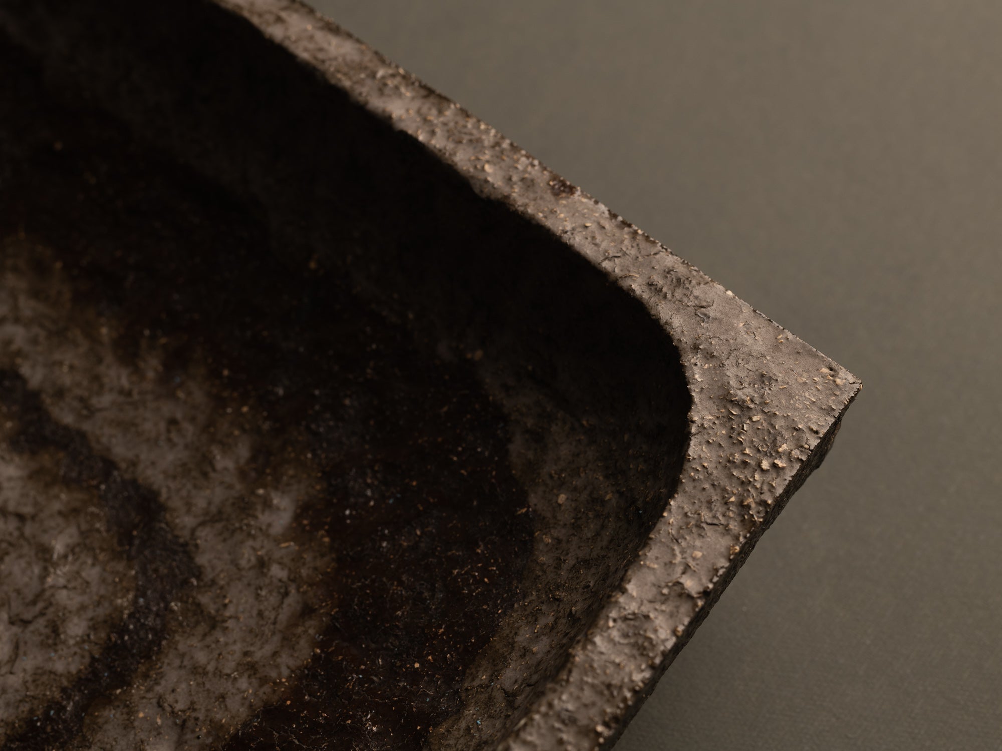 Grande coupe vide‑poche, centre de table, France (vers 1960)..Huge coffe table bowl in the style of André Borderie, France (circa 1960)