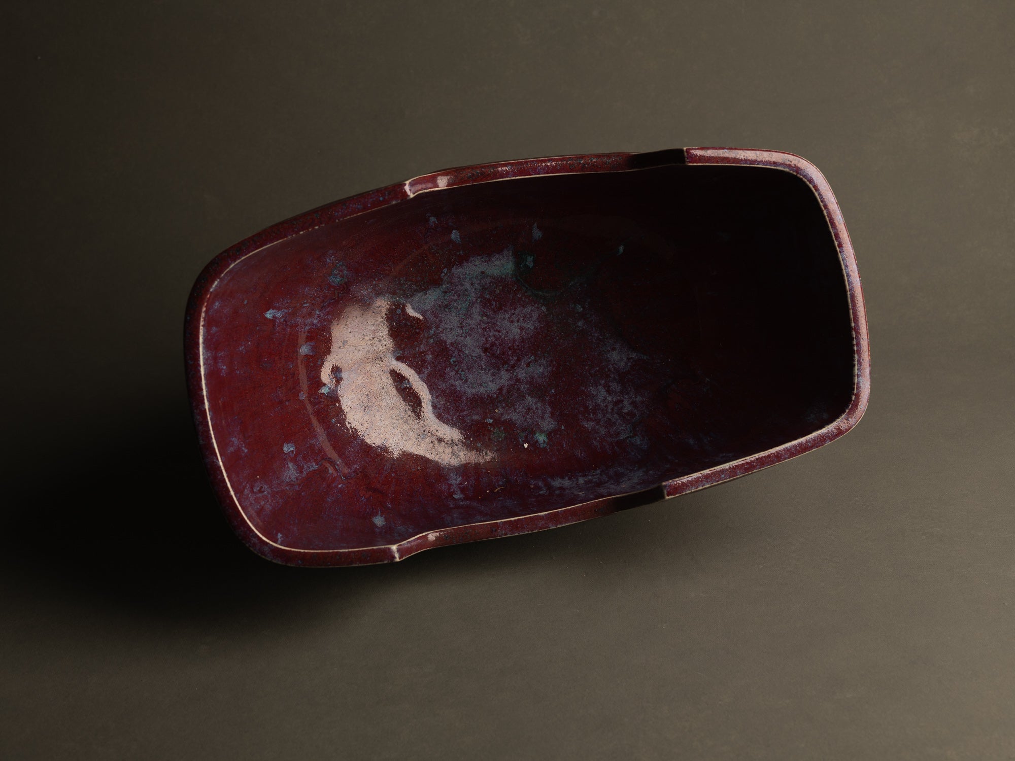 Monumental vase sang de bœuf / cinabre en grès pour l'ikebana par Maasaki Kobayashi, Japon (vers 1975)..Huge ikebana vessel vase oxblood / cinnabar glaze vase by Maasaki Kobayashi, Japan (circa 1975)