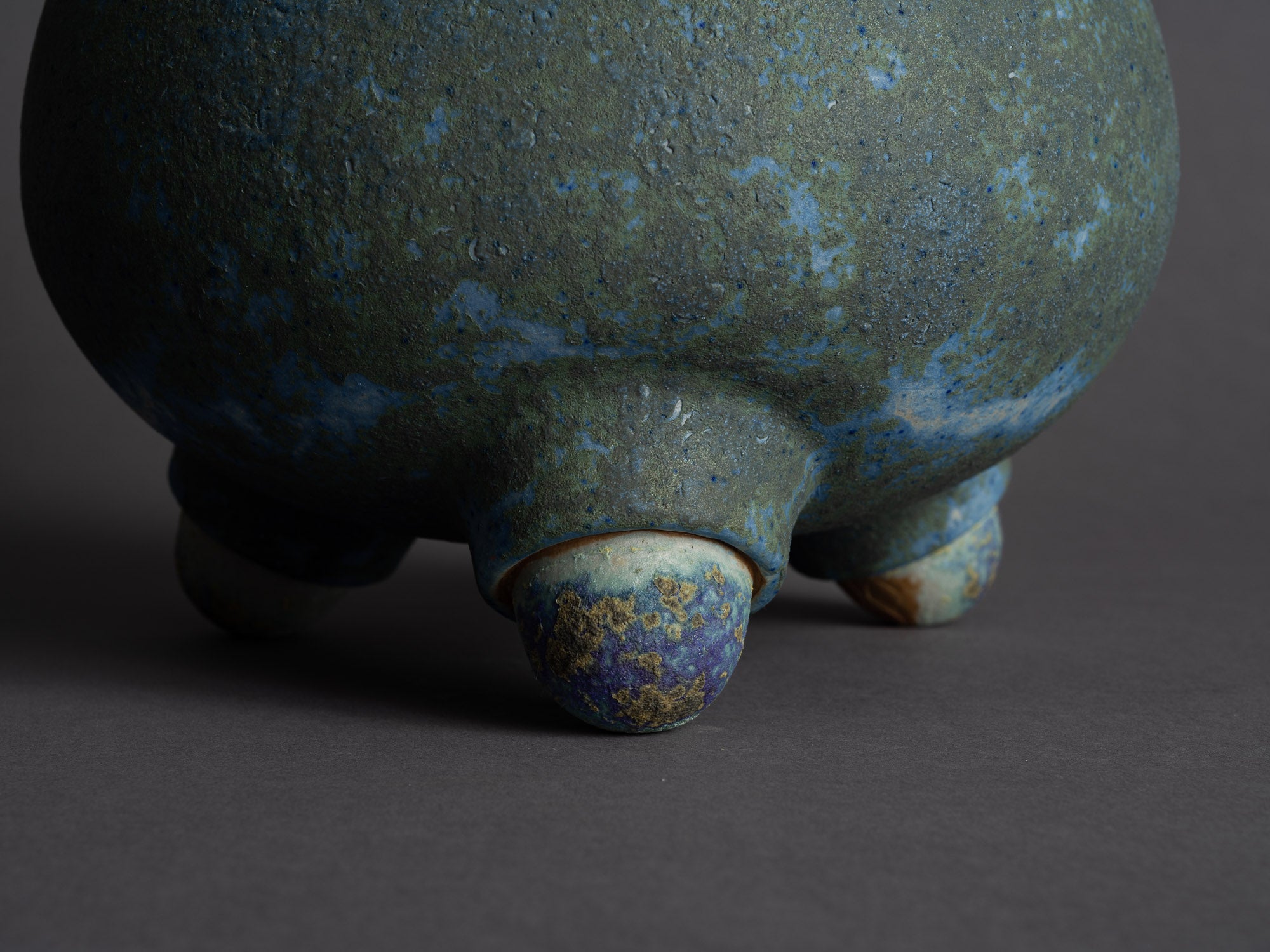 Vase biomorphique de Daniel Cavey, Italie (vers 2010)..Biomorphic sculptural vase by Daniel Cavey, Italy (circa 2010)