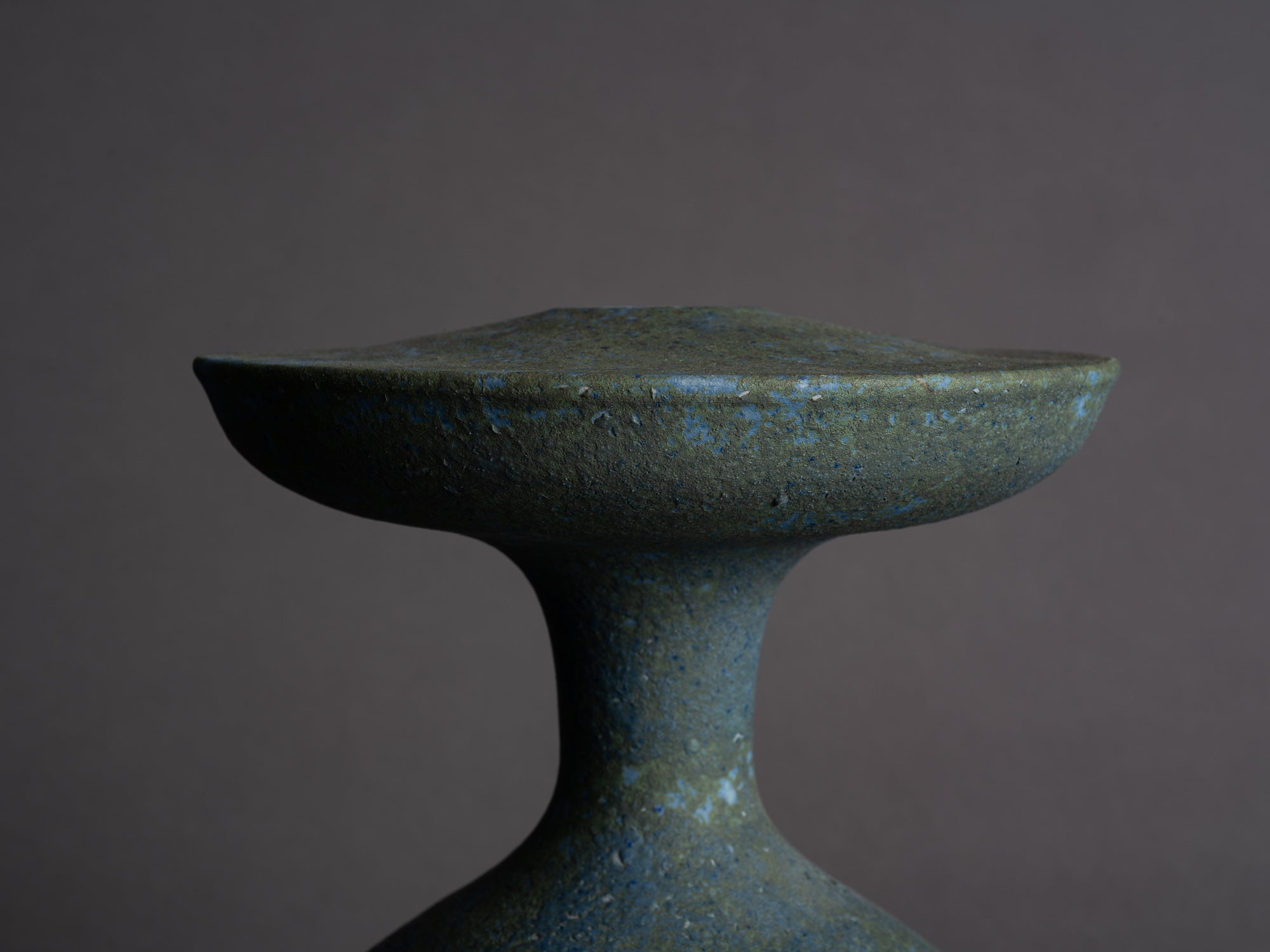 Vase biomorphique de Daniel Cavey, Italie (vers 2010)..Biomorphic sculptural vase by Daniel Cavey, Italy (circa 2010)