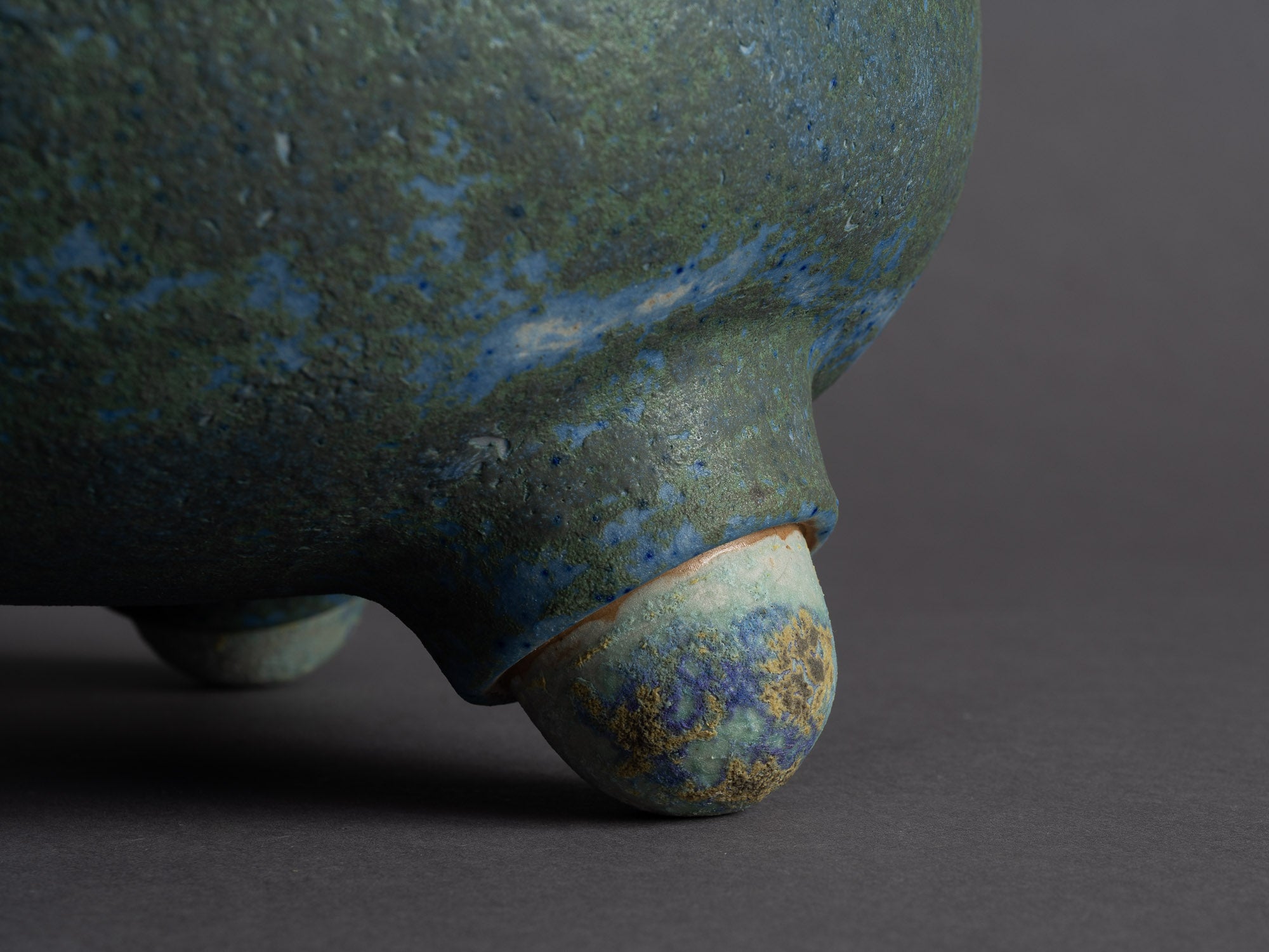 Vase biomorphique de Daniel Cavey, Italie (vers 2010)..Biomorphic sculptural vase by Daniel Cavey, Italy (circa 2010)
