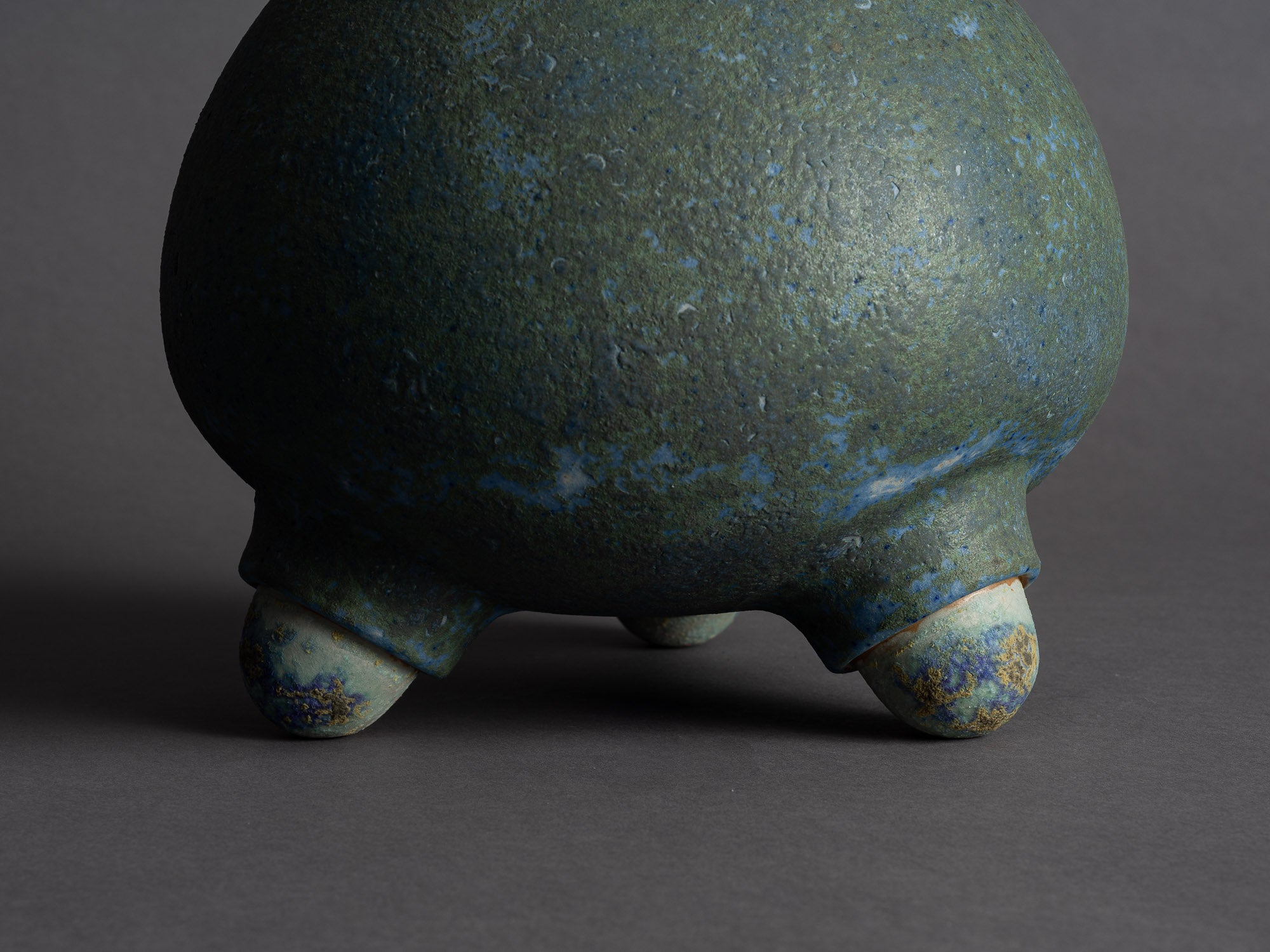 Vase biomorphique de Daniel Cavey, Italie (vers 2010)..Biomorphic sculptural vase by Daniel Cavey, Italy (circa 2010)