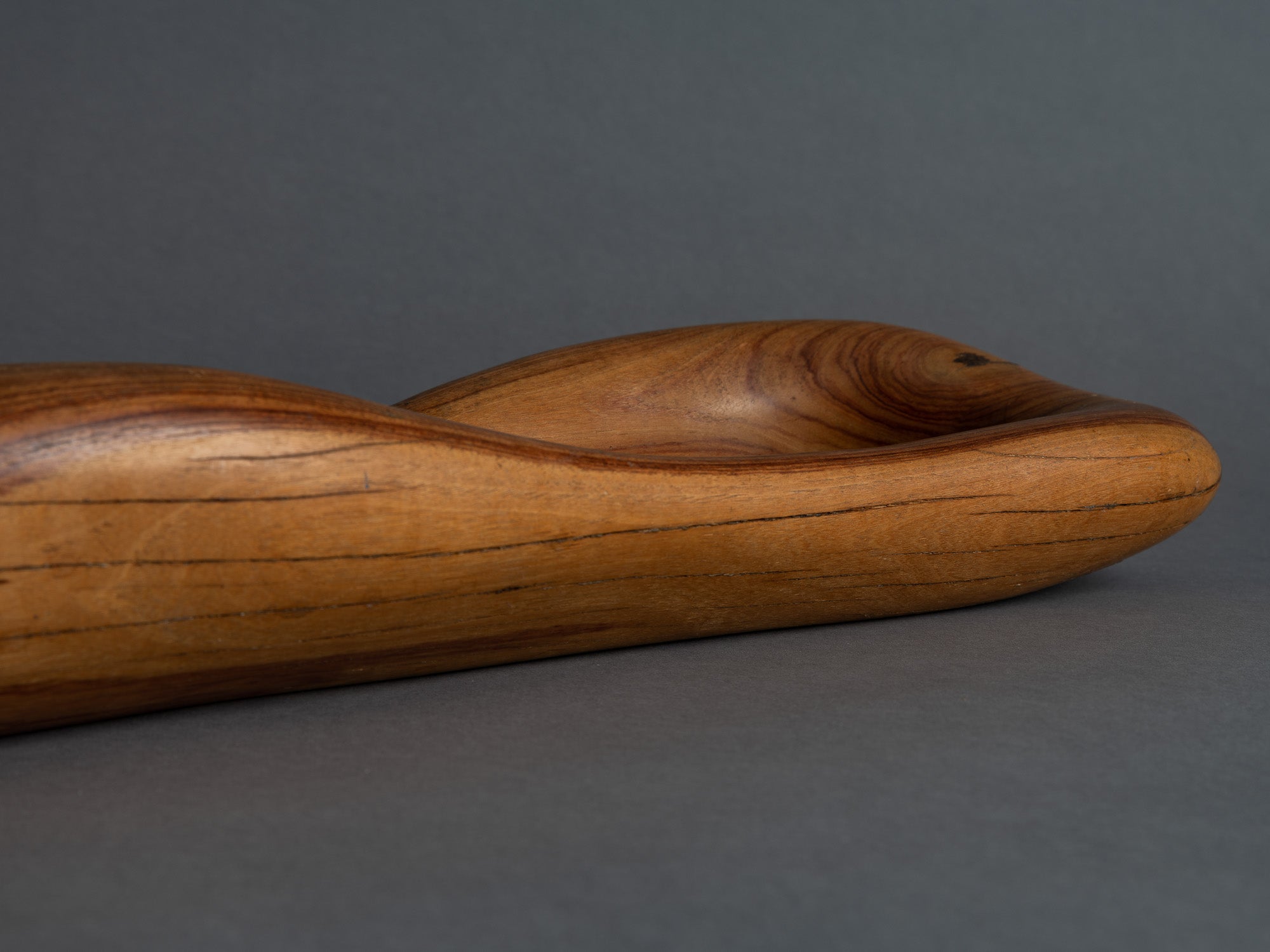 Rare garniture / centre de table de forme libre en palissandre monoxyle, France (vers 1955)..Rare Set of freeform carved rosewood bowls, France (circa 1955)