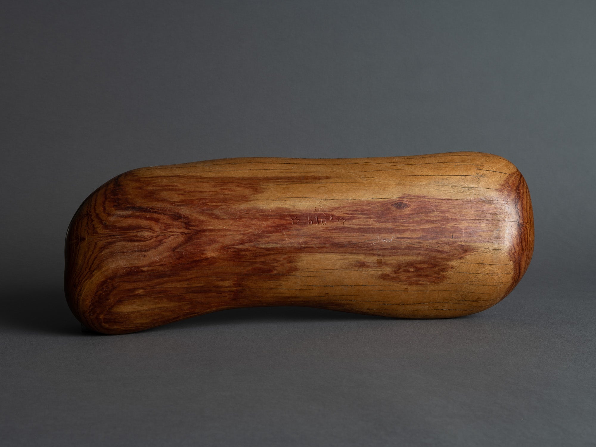 Rare garniture / centre de table de forme libre en palissandre monoxyle, France (vers 1955)..Rare Set of freeform carved rosewood bowls, France (circa 1955)
