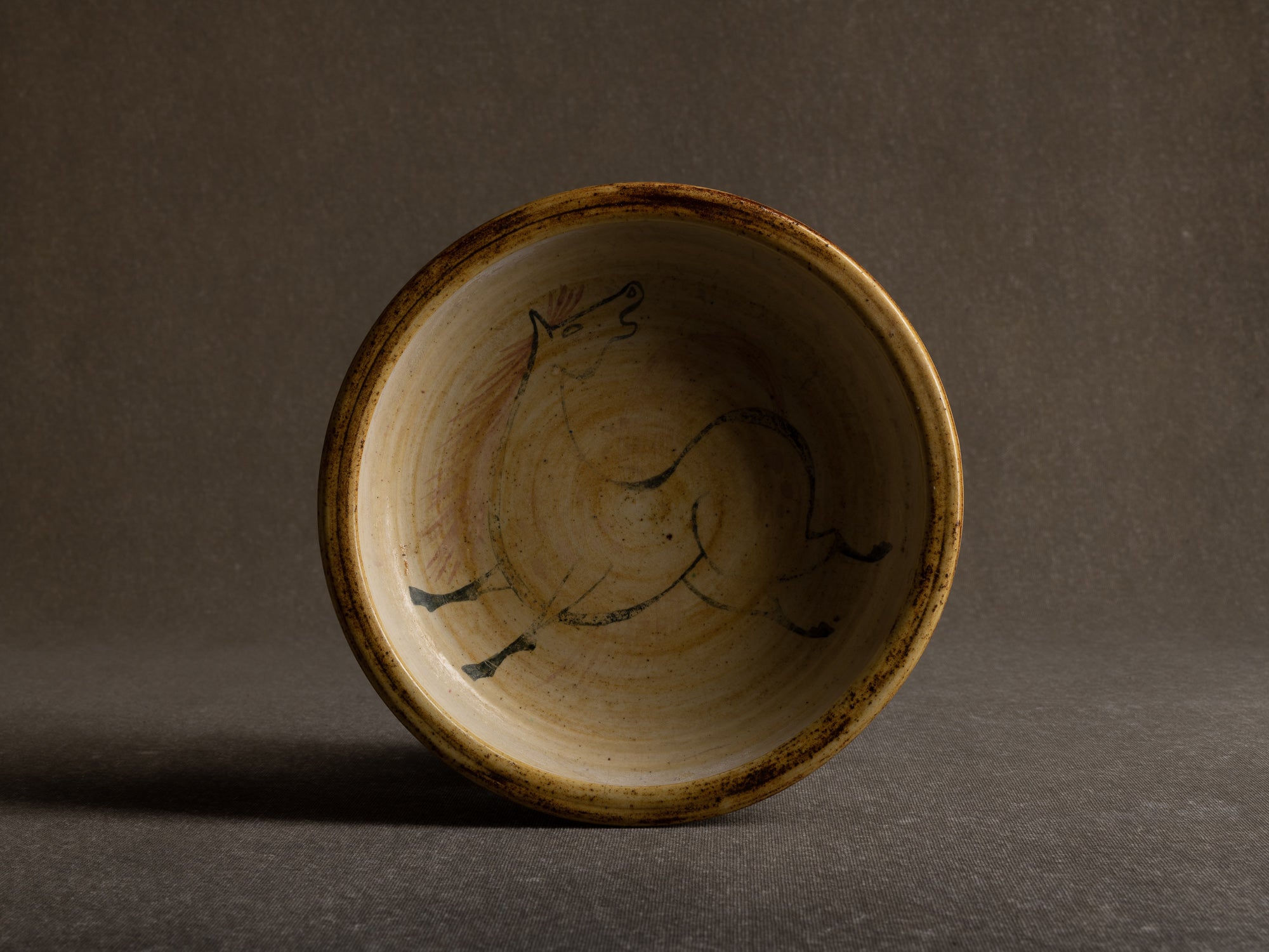 Coupe "cheval" de Fernand Lacaf et Françoise Delacourt Lacaf, France (vers 1960)..Horse bowl " by Fernand Lacaf and Françoise Delacourt Lacaf, France (circa 1960)