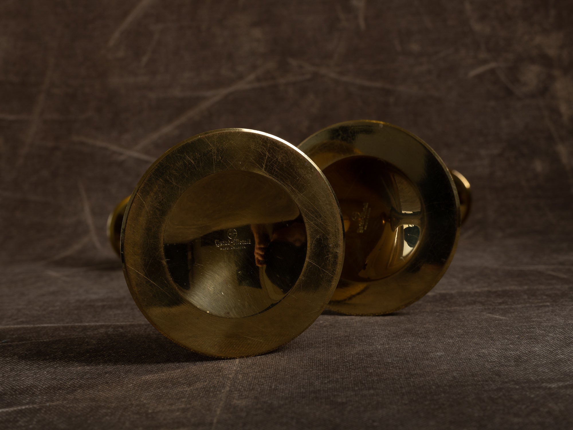 Paire de hauts flambeaux par Gunnar Ander pour Ystad Metall, Suède (vers 1960)..Huge set of 2 candle holders by Gunnar Ander for Ystad Metall, Sweden (circa 1960)