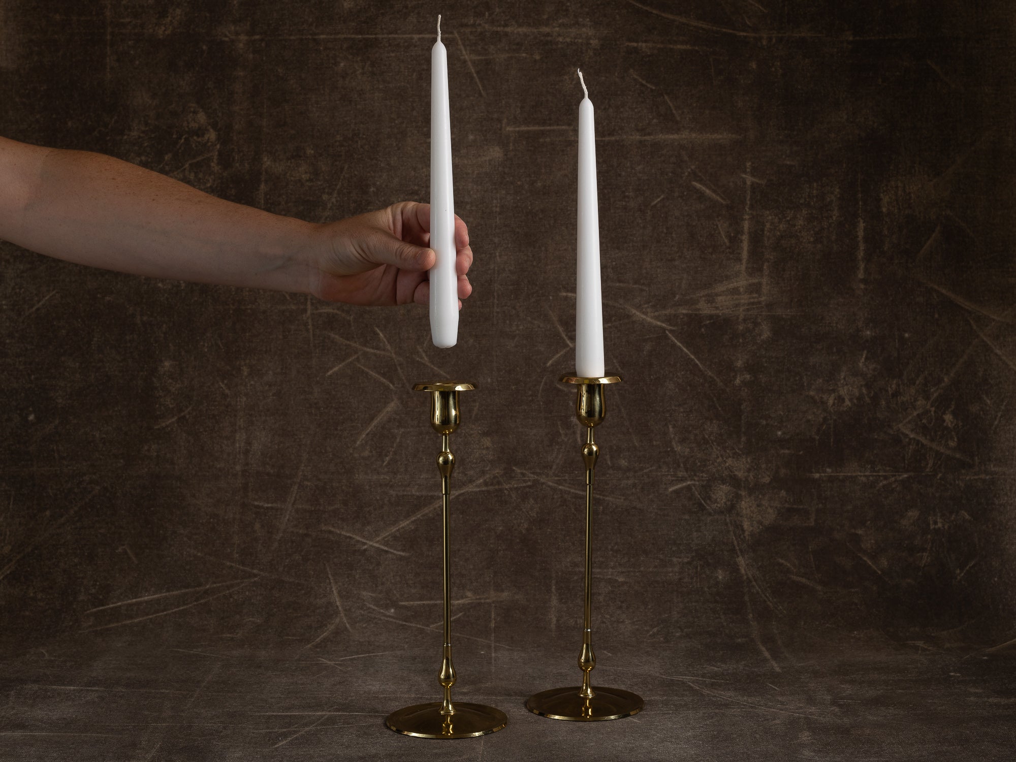 Paire de hauts flambeaux par Gunnar Ander pour Ystad Metall, Suède (vers 1960)..Huge set of 2 candle holders by Gunnar Ander for Ystad Metall, Sweden (circa 1960)