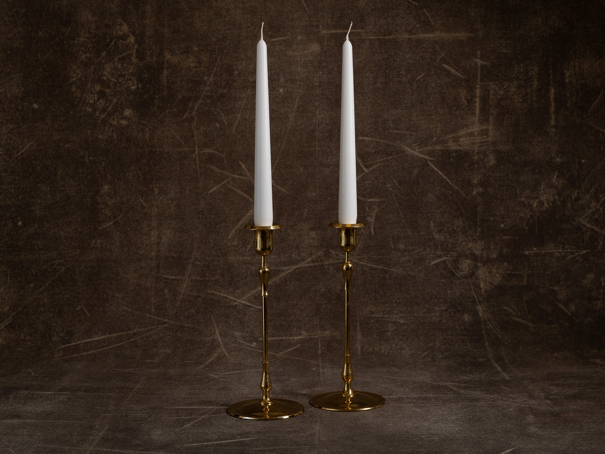 Paire de flambeaux, suiveur de Gunnar Ander, Suède (vers 1960)..Set of 2 candle holders, in the style of Gunnar Ander, Sweden (circa 1960)
