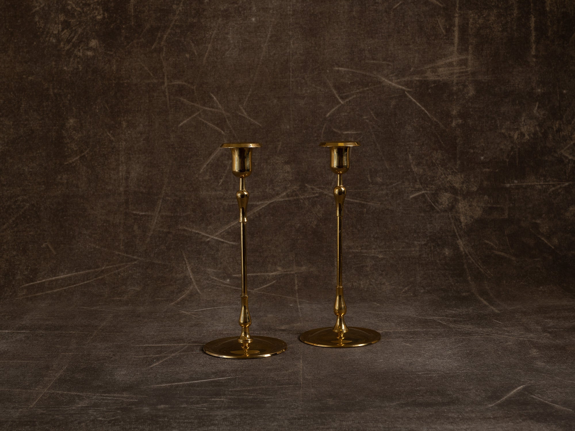 Paire de flambeaux, suiveur de Gunnar Ander, Suède (vers 1960)..Set of 2 candle holders, in the style of Gunnar Ander, Sweden (circa 1960)