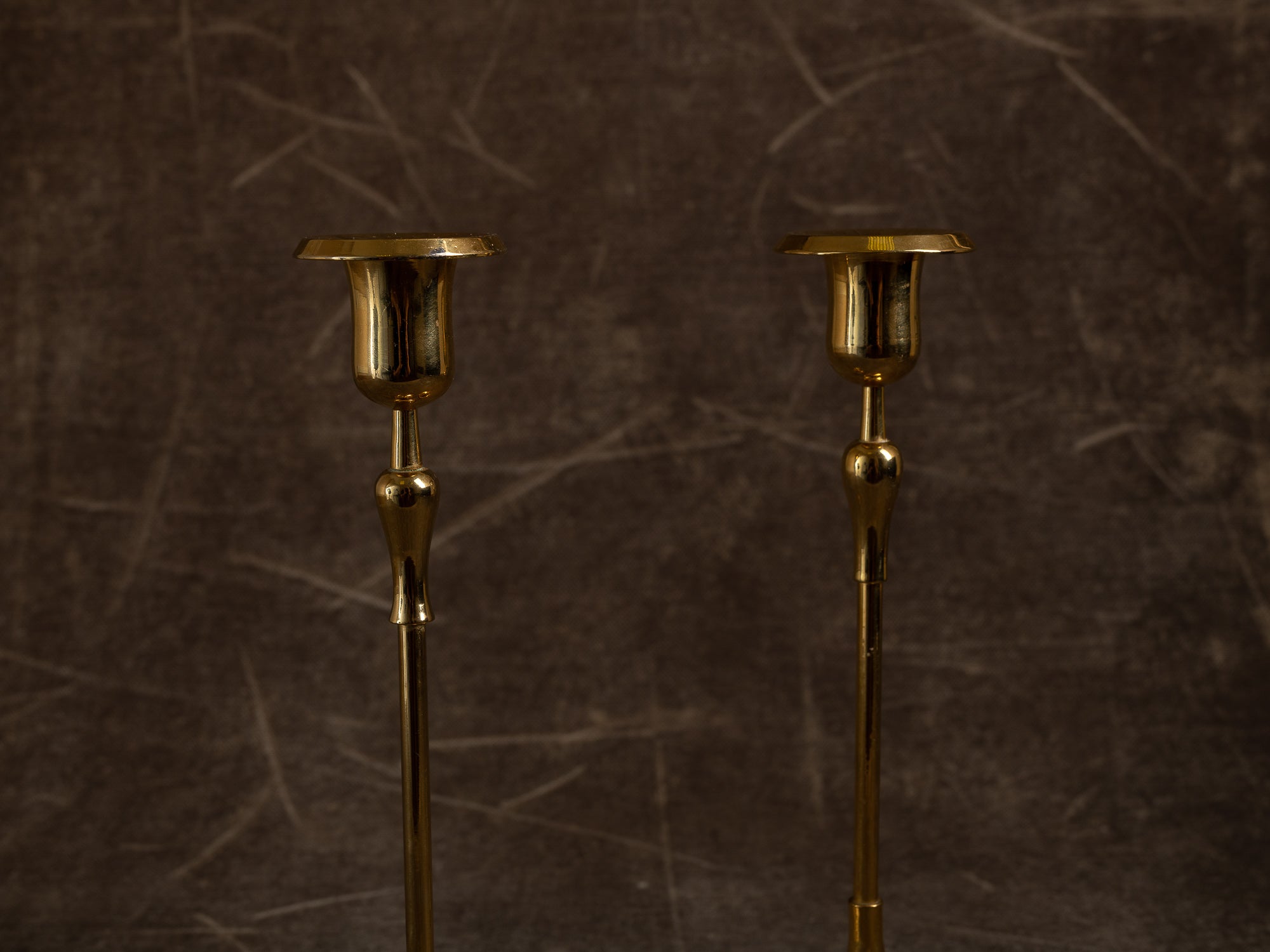 Paire de flambeaux, suiveur de Gunnar Ander, Suède (vers 1960)..Set of 2 candle holders, in the style of Gunnar Ander, Sweden (circa 1960)