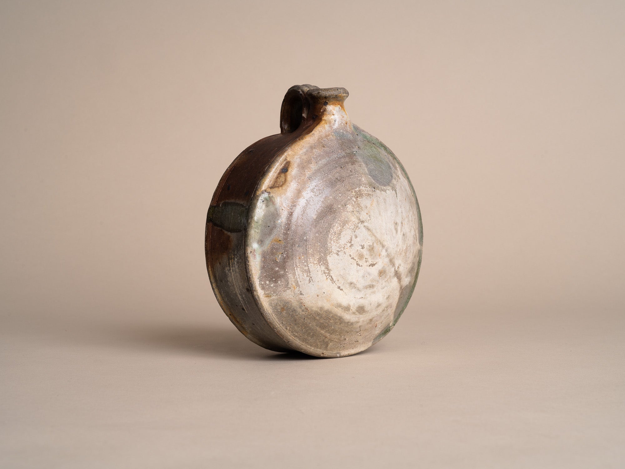 Gourde en grès de Puisaye, France (XVIIe / XVIIIe siècles)..Stoneware folk gourd by anonymous Puisaye potters, France (17th / 18th century)