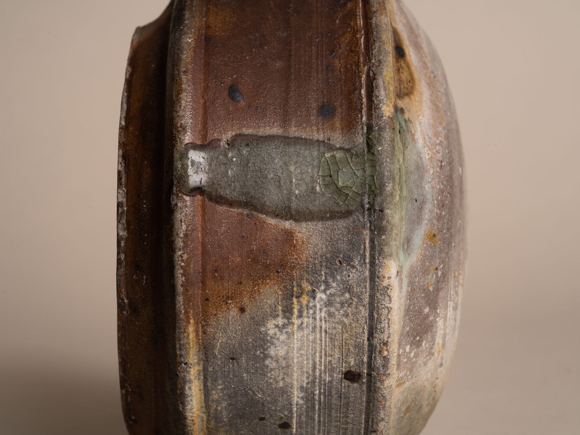 Gourde en grès de Puisaye, France (XVIIe / XVIIIe siècles)..Stoneware folk gourd by anonymous Puisaye potters, France (17th / 18th century)