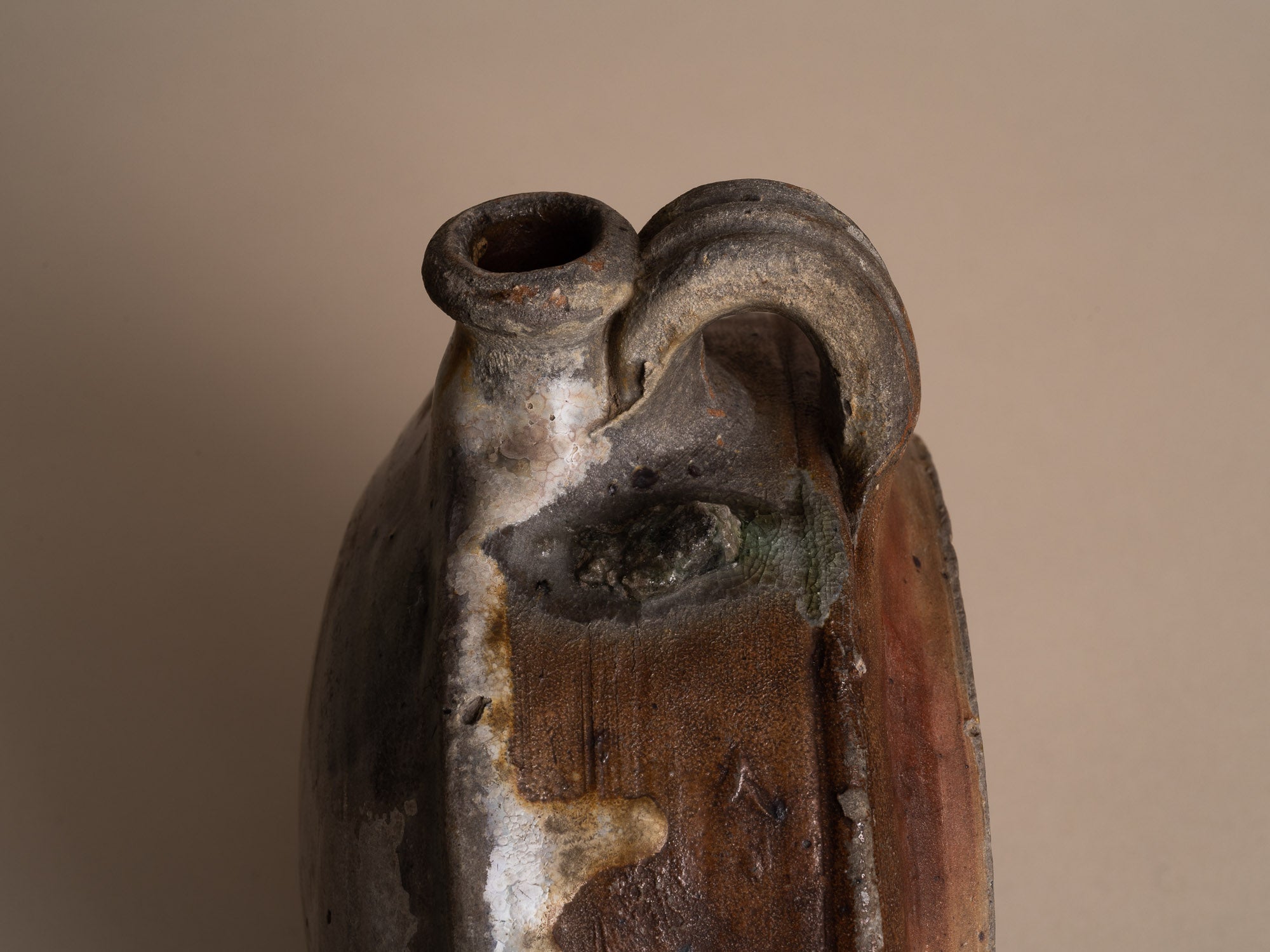 Gourde en grès de Puisaye, France (XVIIe / XVIIIe siècles)..Stoneware folk gourd by anonymous Puisaye potters, France (17th / 18th century)