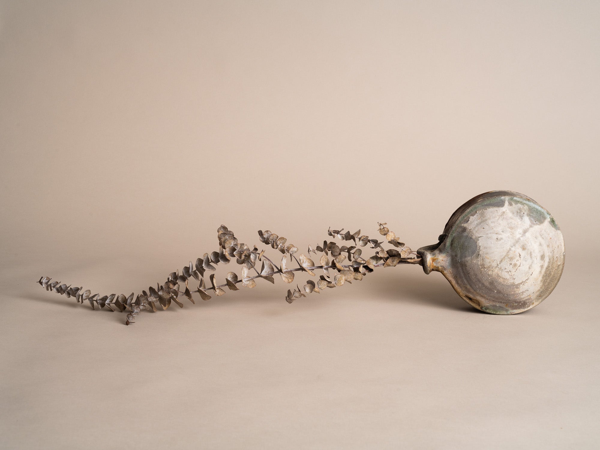 Gourde en grès de Puisaye, France (XVIIe / XVIIIe siècles)..Stoneware folk gourd by anonymous Puisaye potters, France (17th / 18th century)