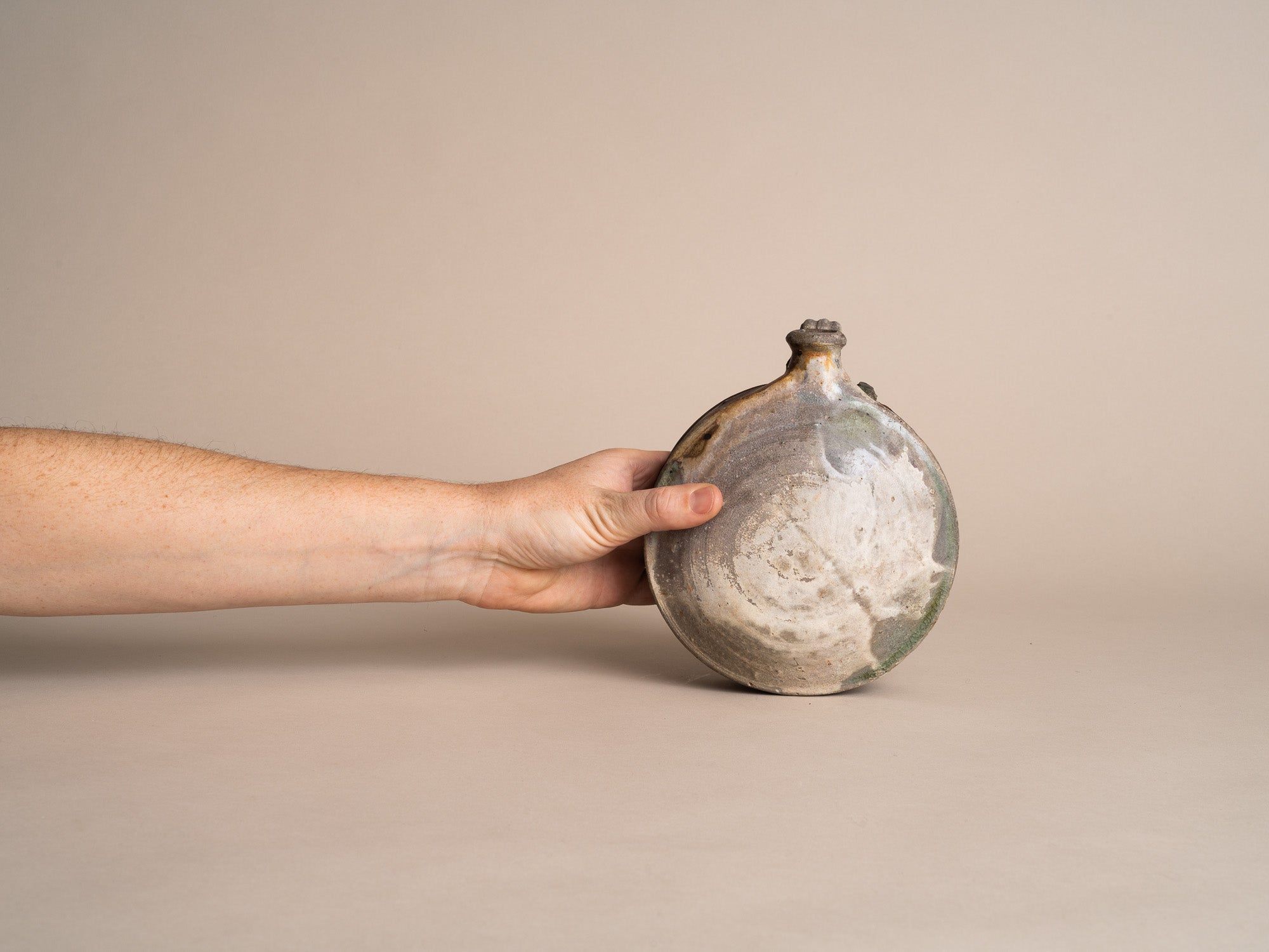 Gourde en grès de Puisaye, France (XVIIe / XVIIIe siècles)..Stoneware folk gourd by anonymous Puisaye potters, France (17th / 18th century)