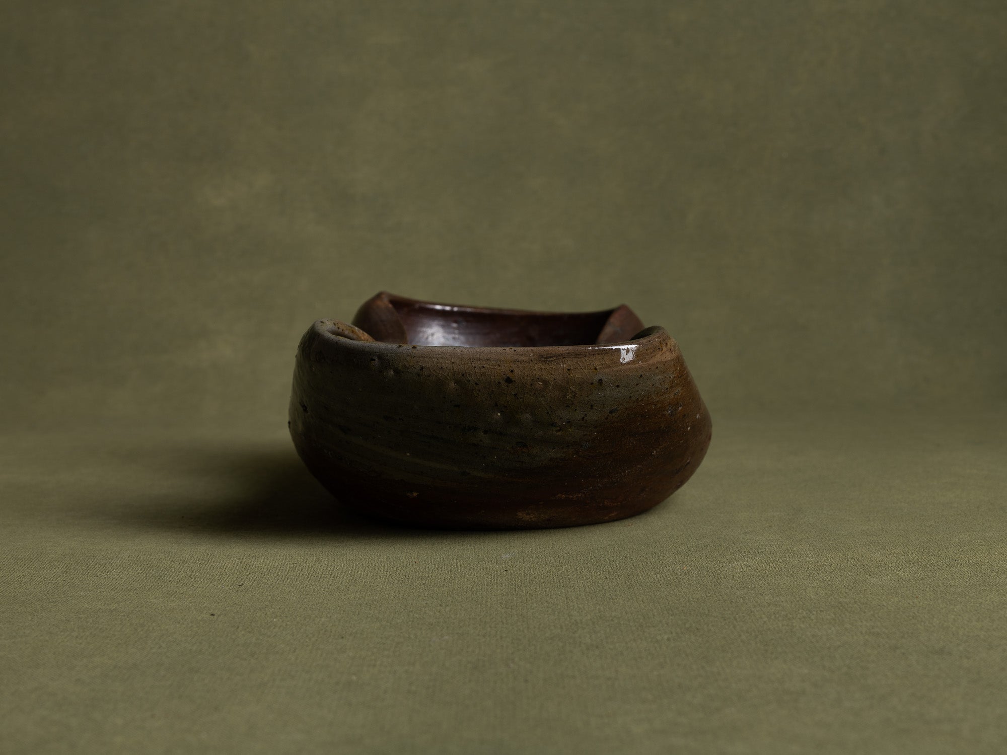 Coupe de forme libre en grès de la Borne, France (début du XXe siècle)..Stoneware free form bowl from La Borne, France (early 20th century)