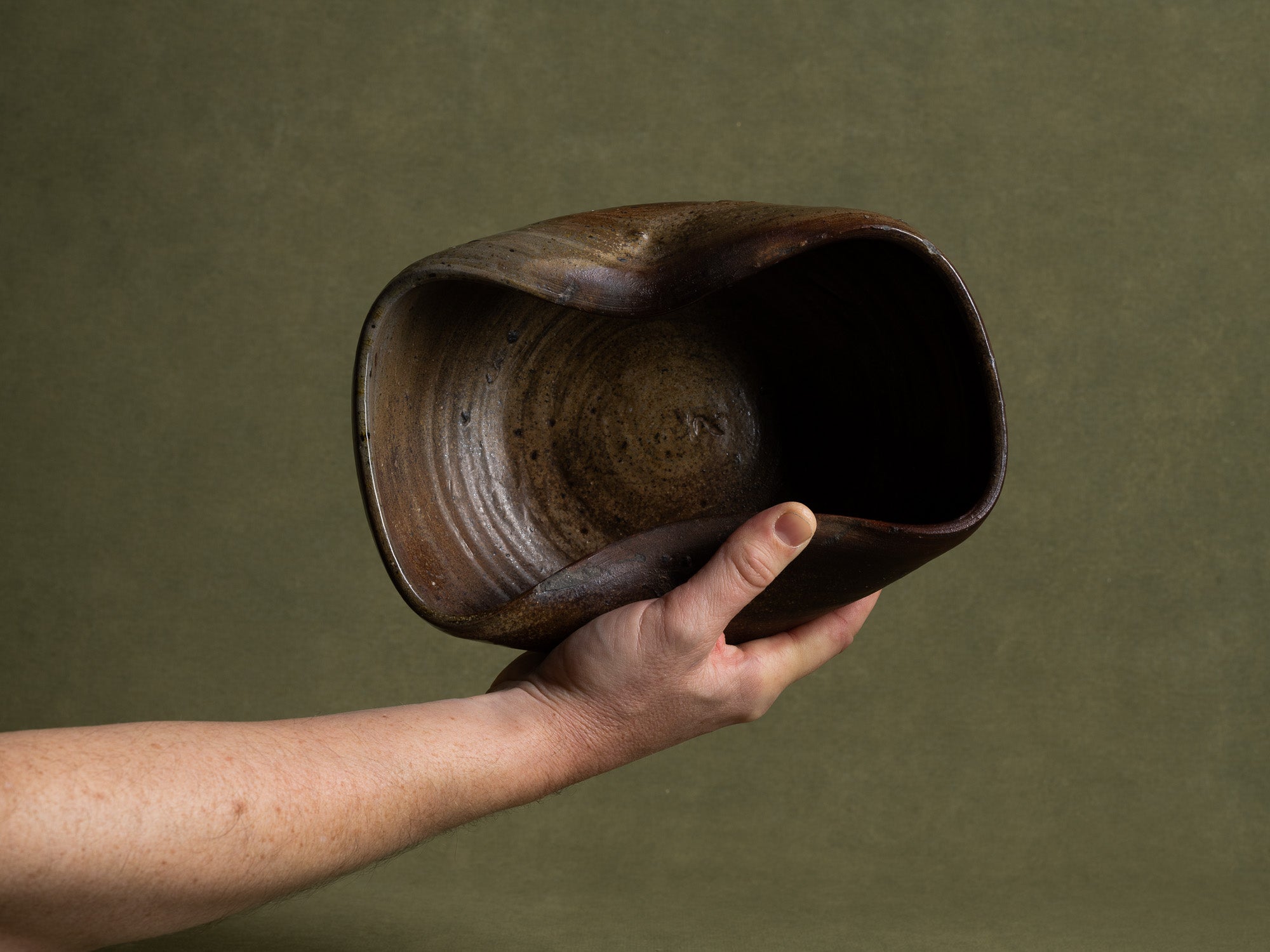 Coupe de forme libre en grès de la Borne, France (début du XXe siècle)..Stoneware free form bowl from La Borne, France (early 20th century)