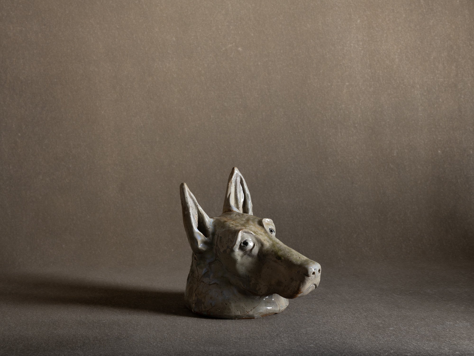 Sculpture "berger" en grès de La Borne, France (1997).."Shepherd" dog sculpture in stoneware, La Borne, France (1997)