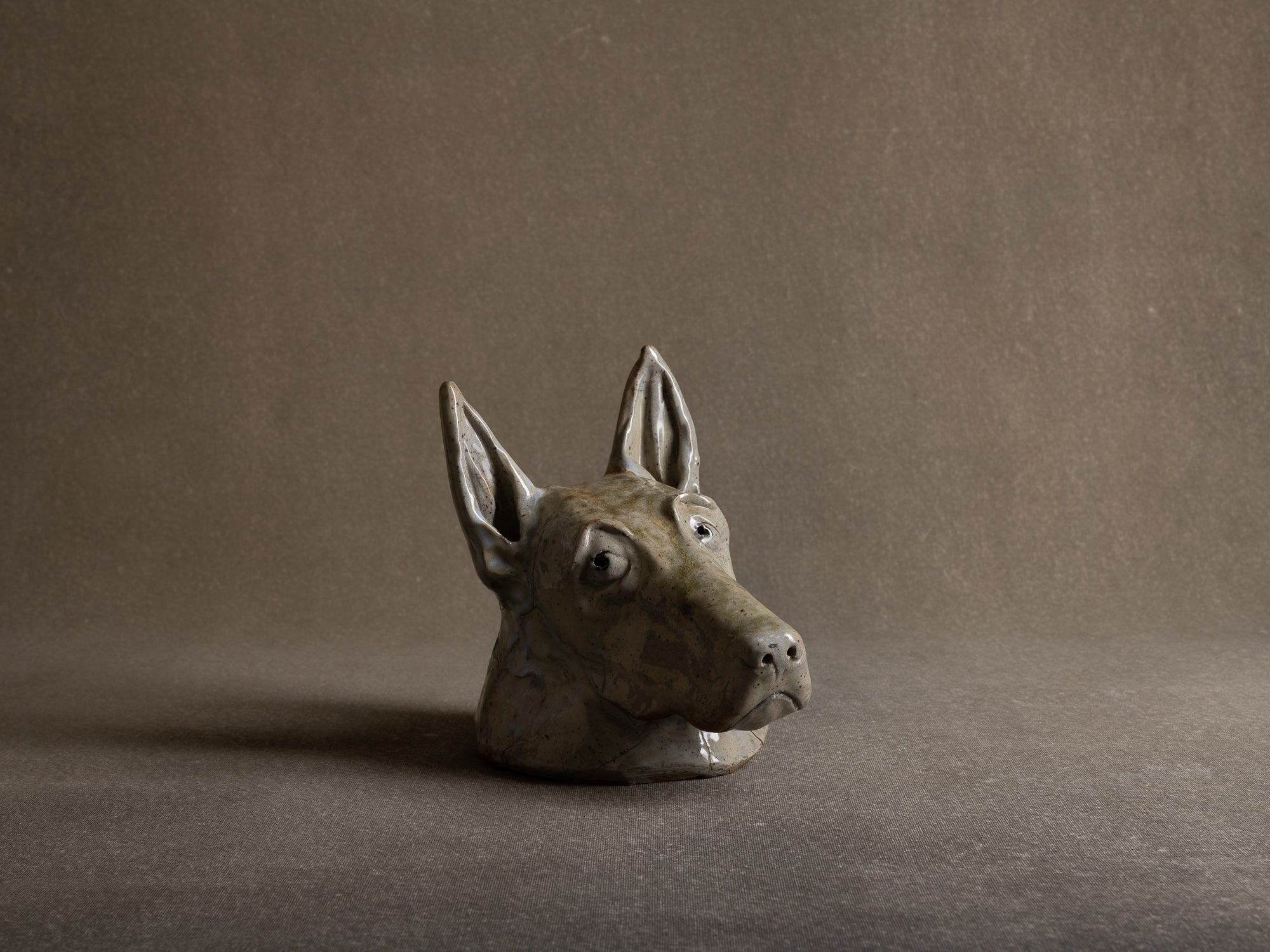 Sculpture "berger" en grès de La Borne, France (1997).."Shepherd" dog sculpture in stoneware, La Borne, France (1997)