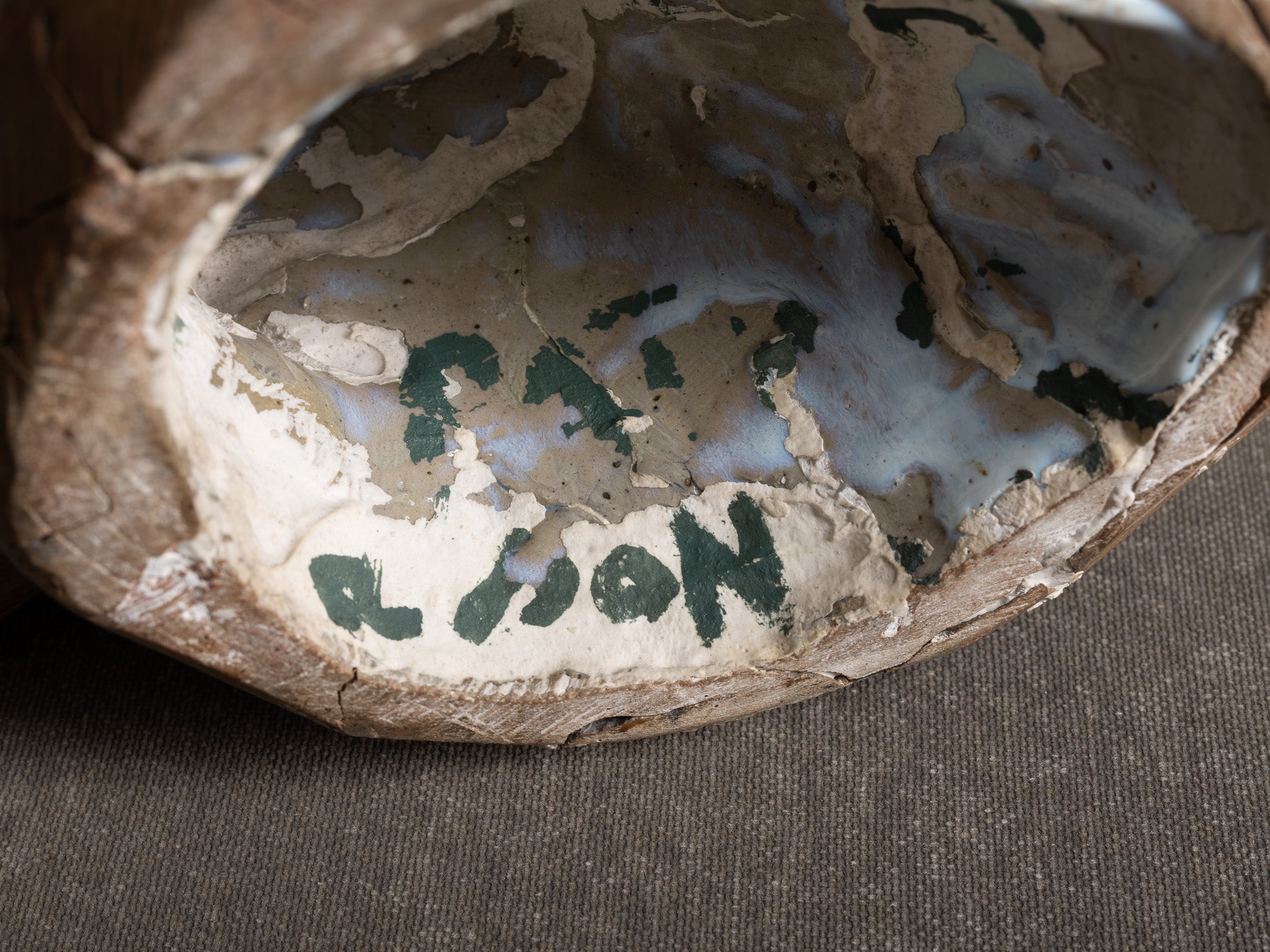 Sculpture "berger" en grès de La Borne, France (1997).."Shepherd" dog sculpture in stoneware, La Borne, France (1997)