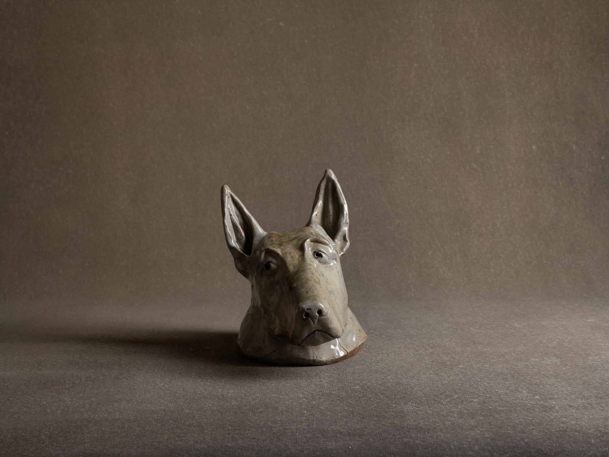 Sculpture "berger" en grès de La Borne, France (1997).."Shepherd" dog sculpture in stoneware, La Borne, France (1997)