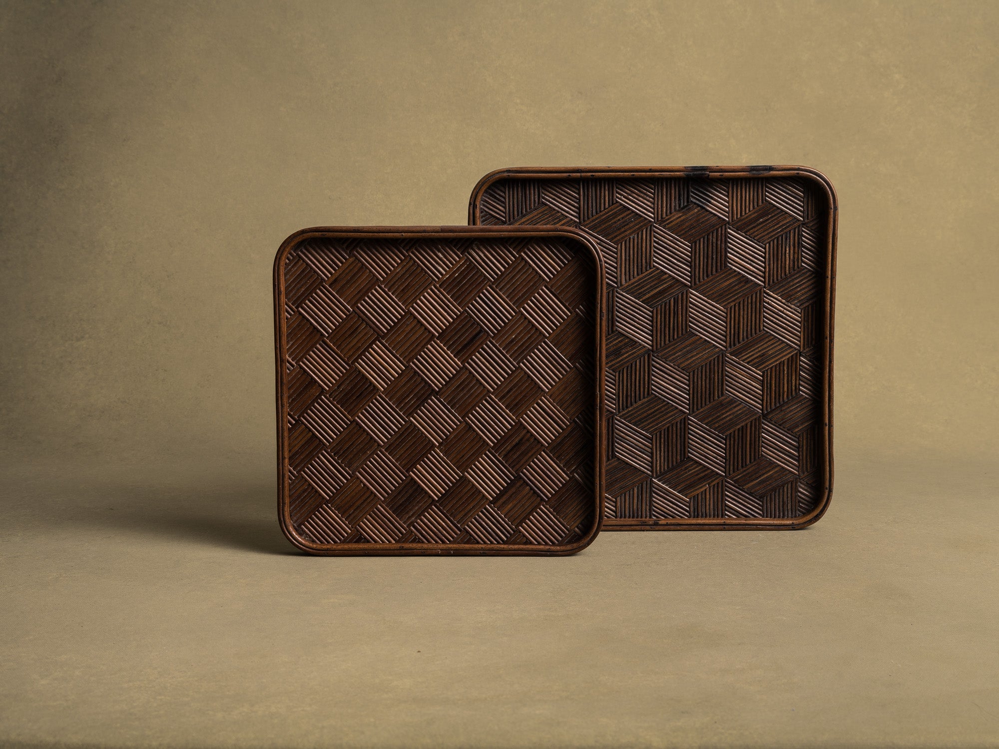 Ensemble de 2 plateaux à thé pour la cérémonie du thé, Japon (vers 1920)..Mingei tea tray for senchabon tea ceremony, Japan (circa 1920)