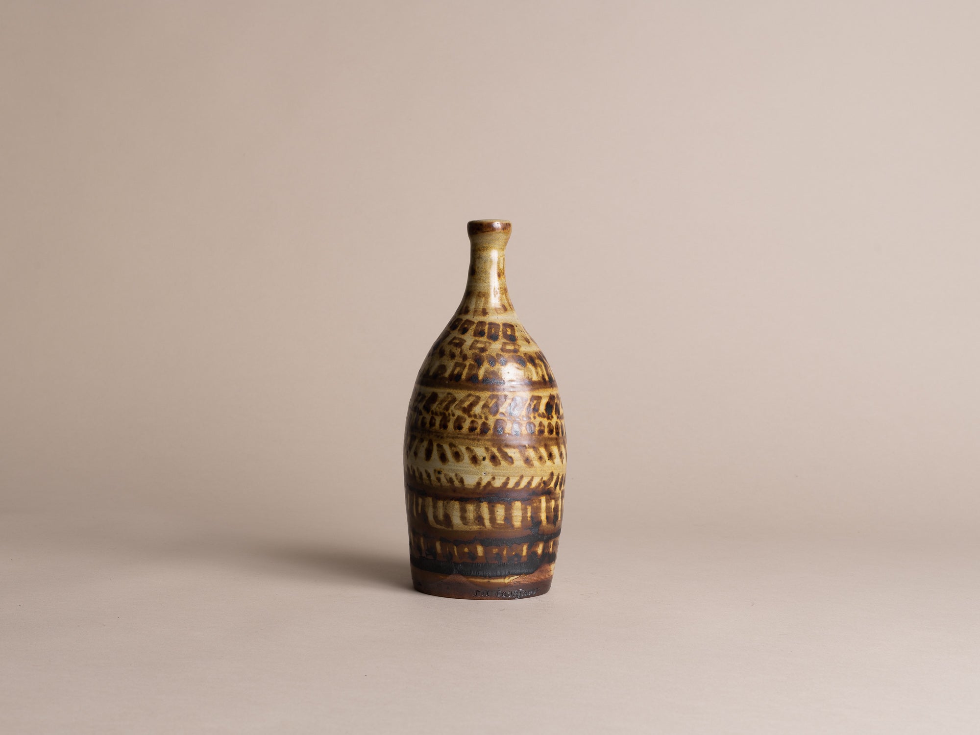 Vase africaniste de Jean-Claude Courjault, France (1962)..Africanist vase by Jean-Claude Courjault, France (1962)