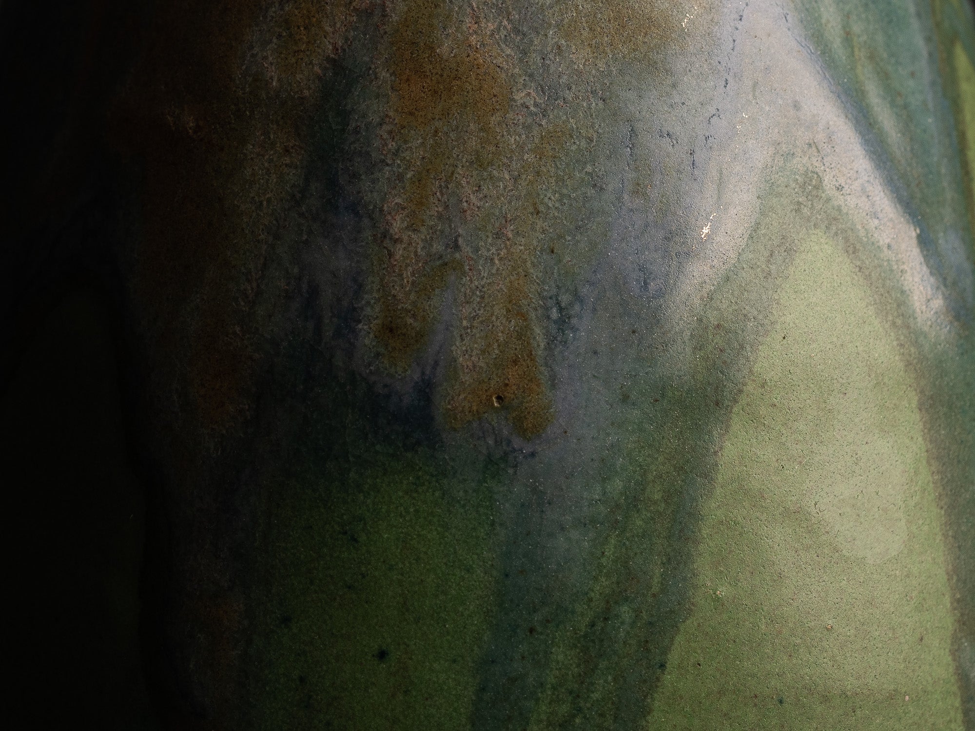 Vase bouteille en grès de Léon Pointu, Atelier Pointu, France (vers 1910-25)..School of Carriès stoneware bottle vase by Léon Pointu, Atelier Pointu, France (circa 1910-25)