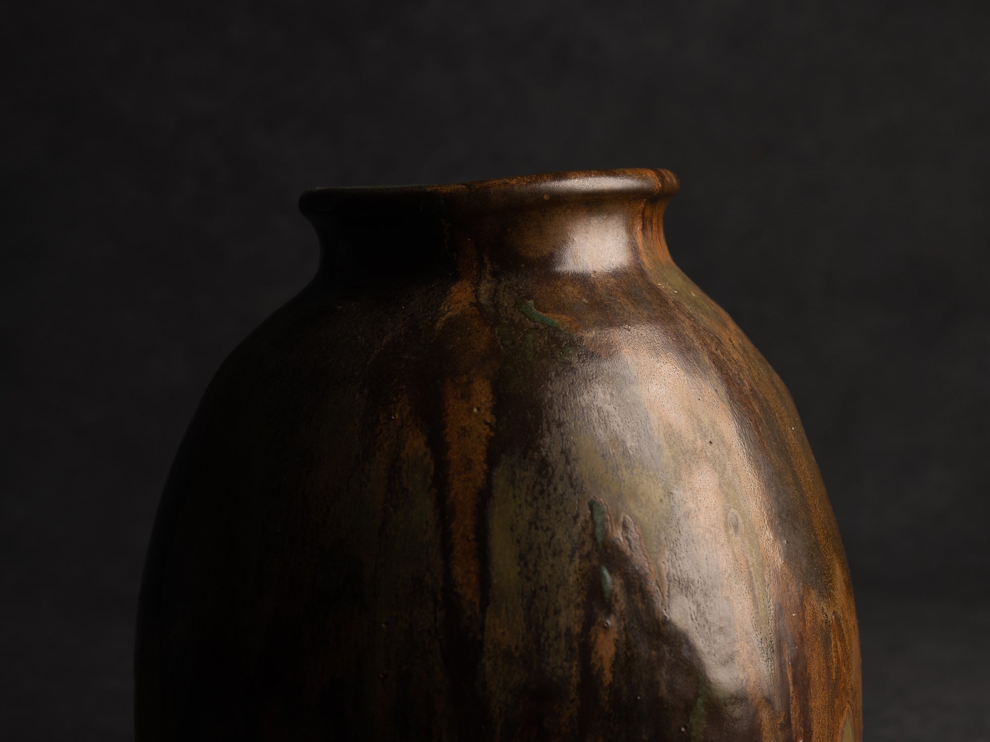 Important Vase en grès de Léon Pointu, Atelier Pointu, France (vers 1925-35)..School of Carriès Large stoneware vase by Léon Pointu, Atelier Pointu, France (circa 1925-35)