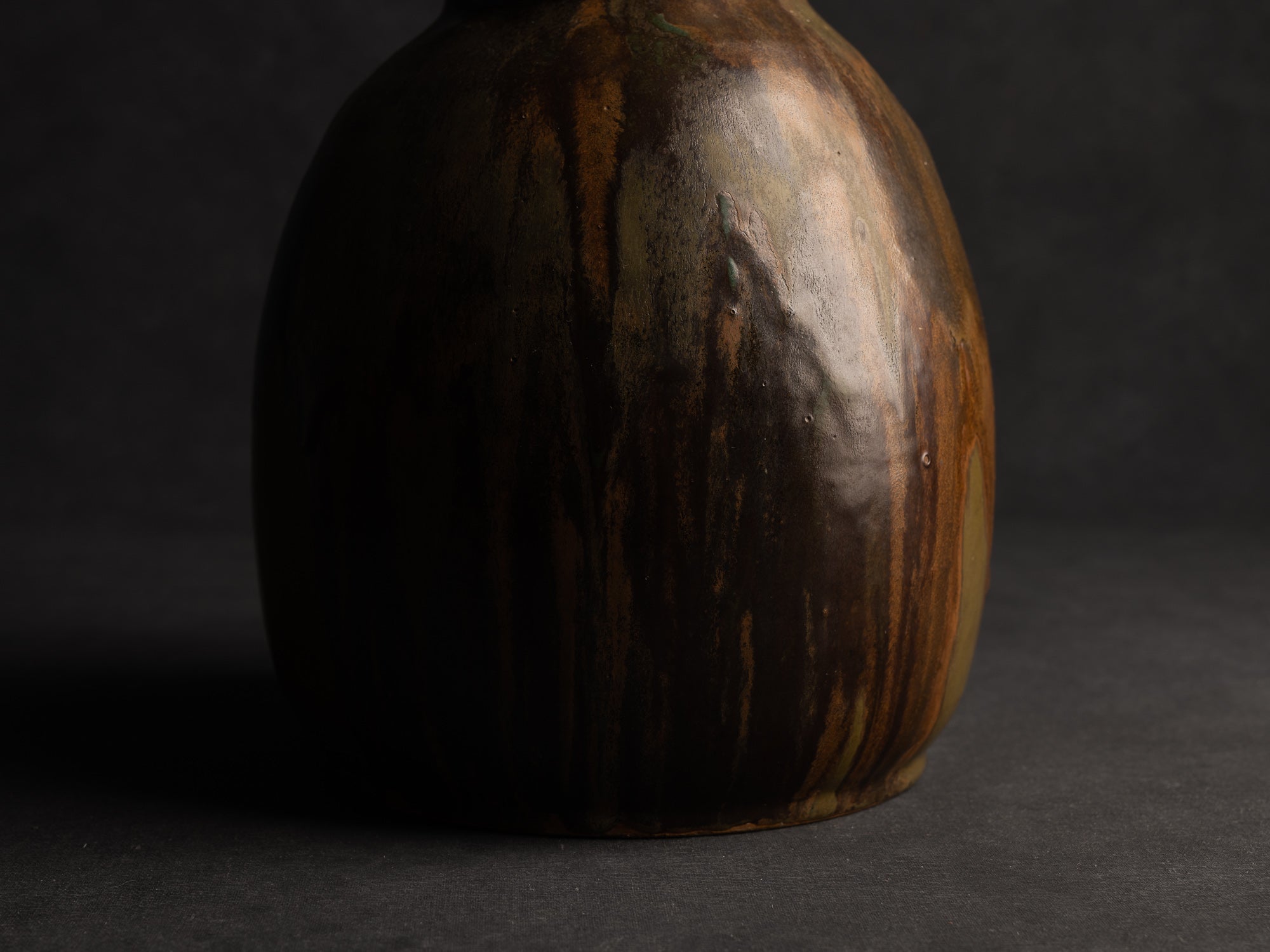 Important Vase en grès de Léon Pointu, Atelier Pointu, France (vers 1925-35)..School of Carriès Large stoneware vase by Léon Pointu, Atelier Pointu, France (circa 1925-35)