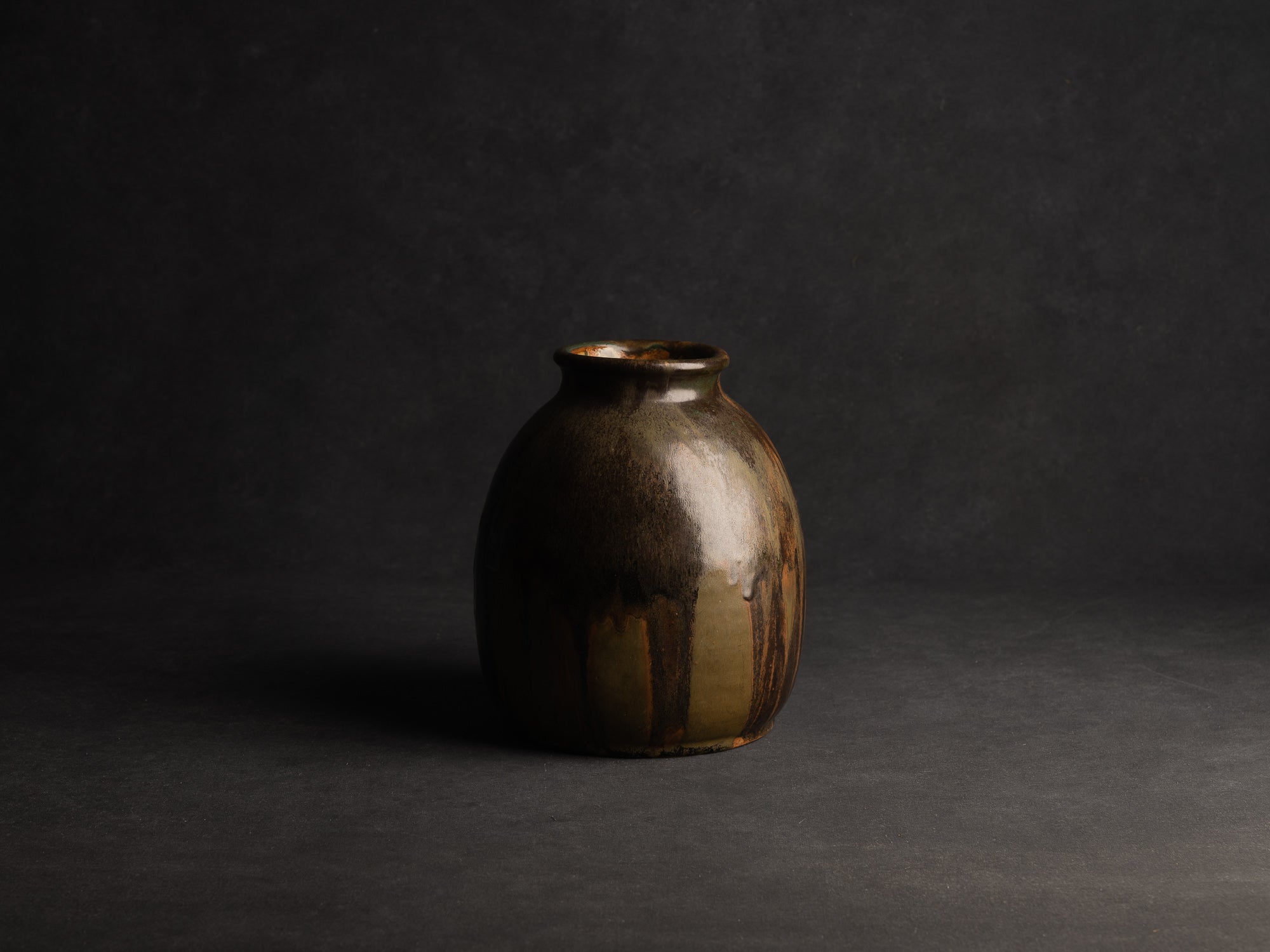 Important Vase en grès de Léon Pointu, Atelier Pointu, France (vers 1925-35)..School of Carriès Large stoneware vase by Léon Pointu, Atelier Pointu, France (circa 1925-35)