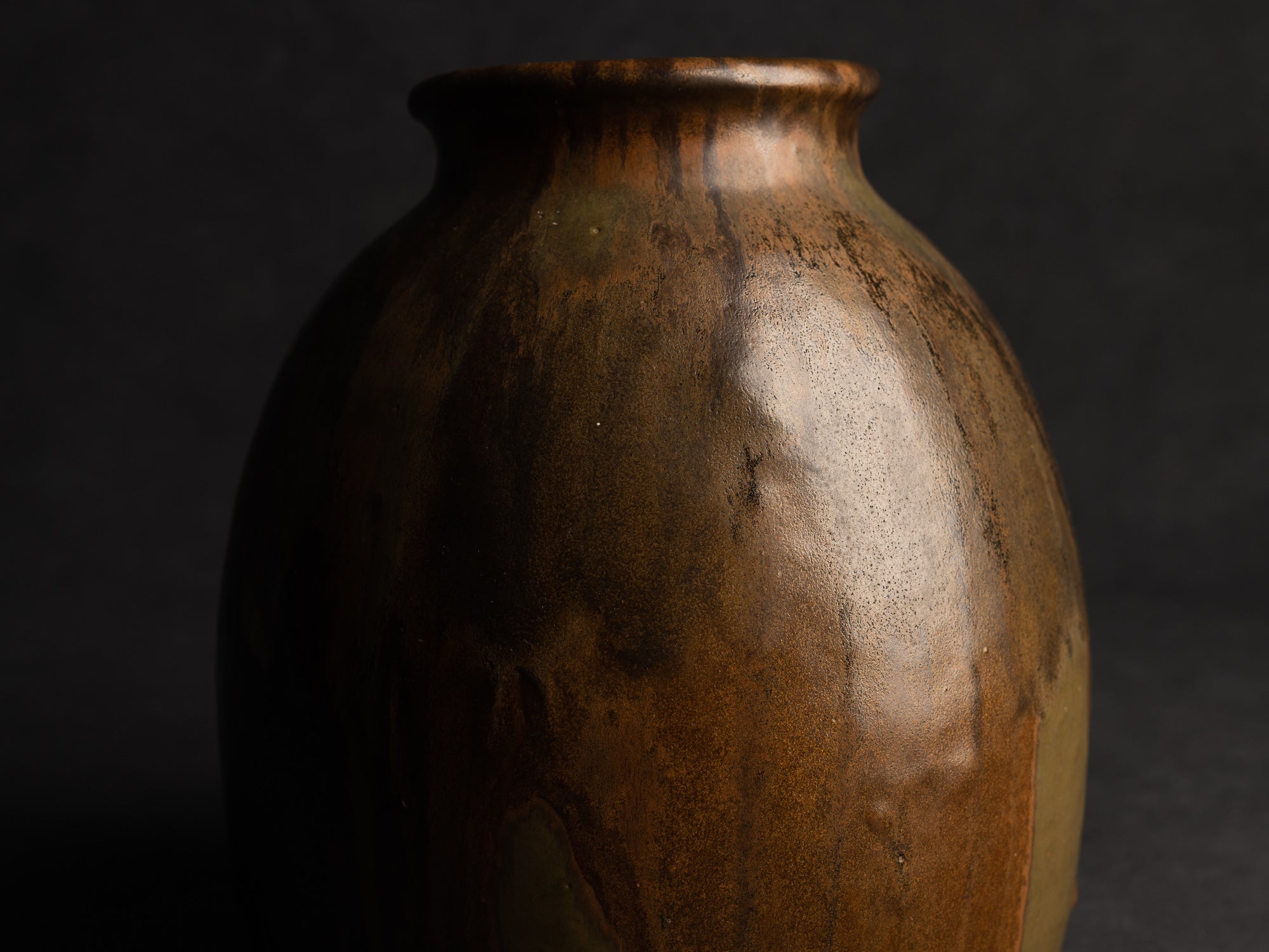 Important Vase en grès de Léon Pointu, Atelier Pointu, France (vers 1925-35)..School of Carriès Large stoneware vase by Léon Pointu, Atelier Pointu, France (circa 1925-35)