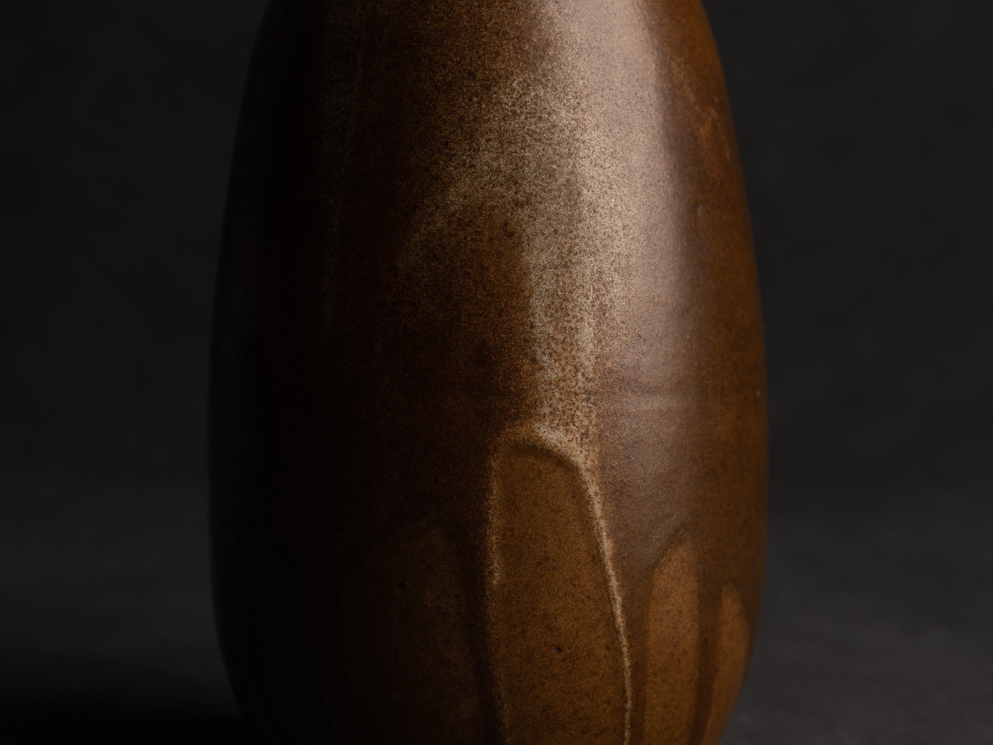 Vase ovoïde en grès japonisant de Léon Pointu, Atelier Pointu, France (vers 1910-25)..School of Carriès, ovoid japonisme stoneware vase by Léon Pointu, Atelier Pointu, France (circa 1910-25)