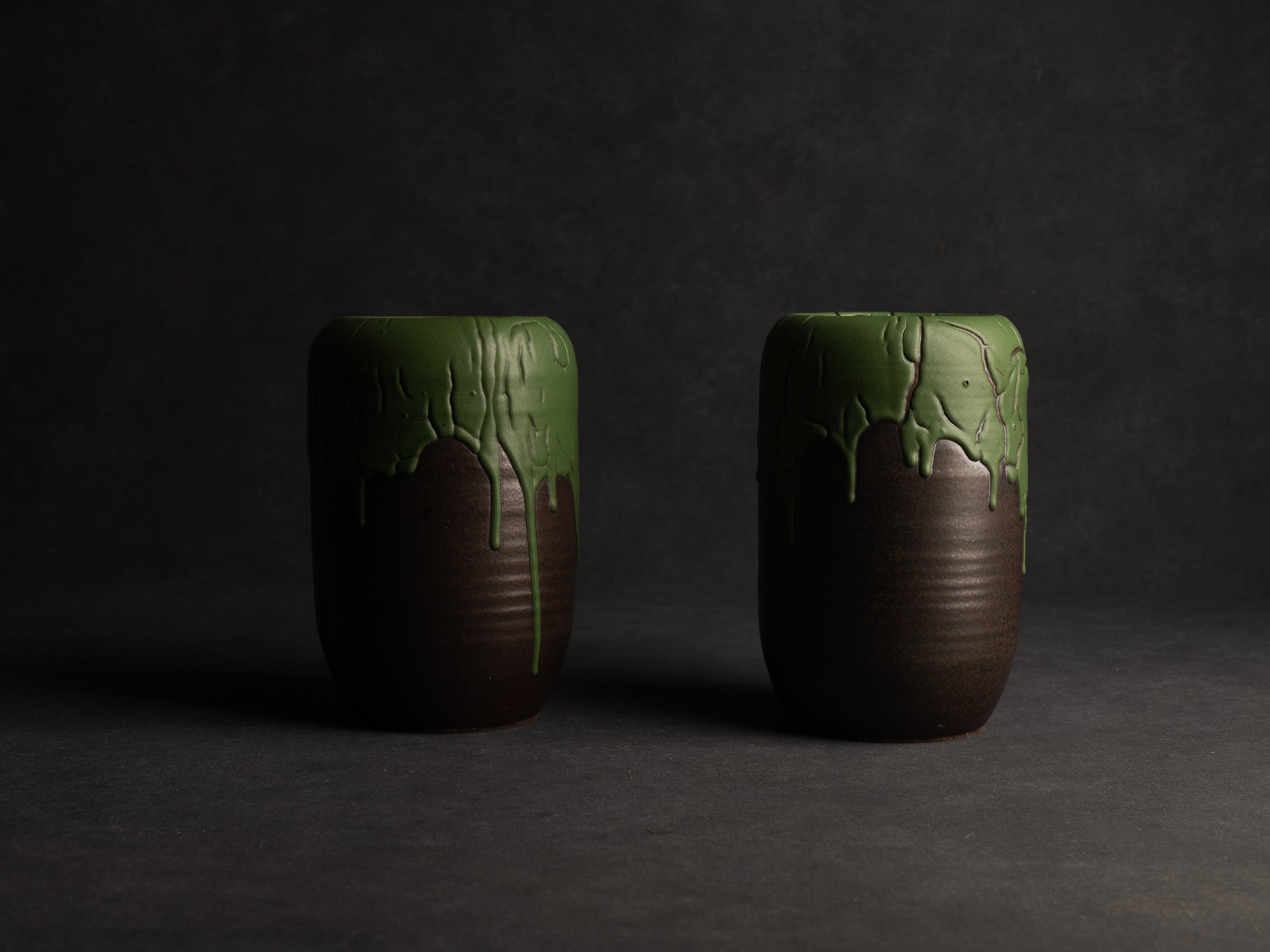 Important duo de vases "peau de serpent" en grès de Léon Pointu, Atelier Pointu, France (vers 1930)..School of Carriès Large stoneware snake skin glazed vases duet by Léon Pointu, Atelier Pointu, France (circa 1930)