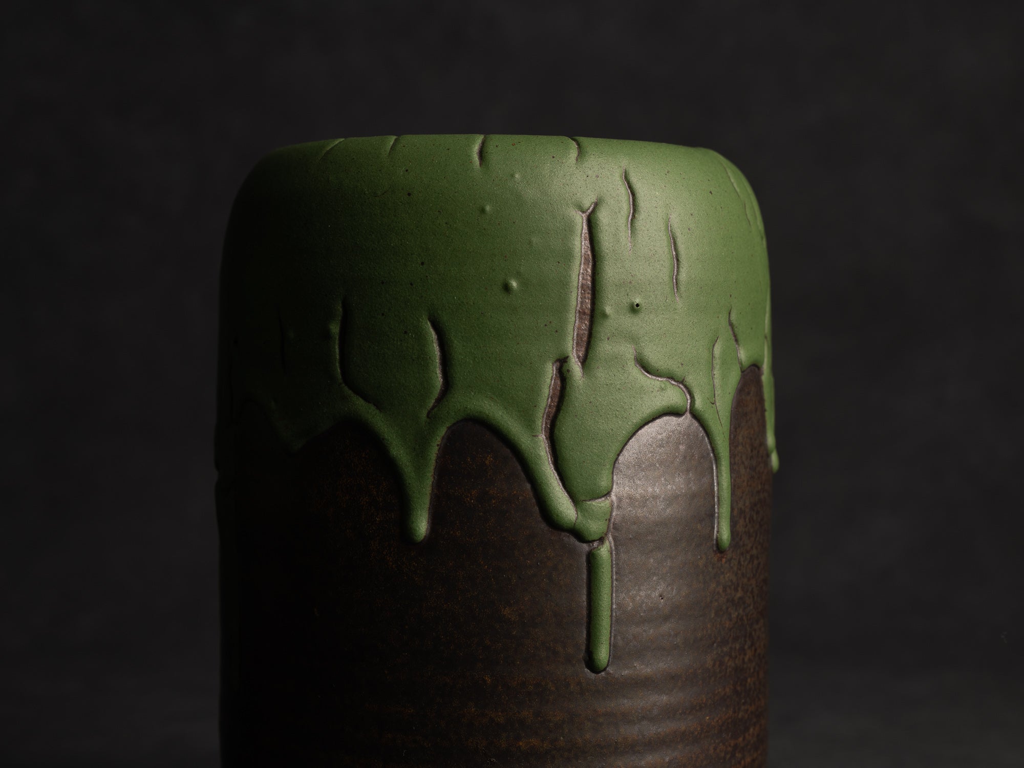 Important duo de vases "peau de serpent" en grès de Léon Pointu, Atelier Pointu, France (vers 1930)..School of Carriès Large stoneware snake skin glazed vases duet by Léon Pointu, Atelier Pointu, France (circa 1930)
