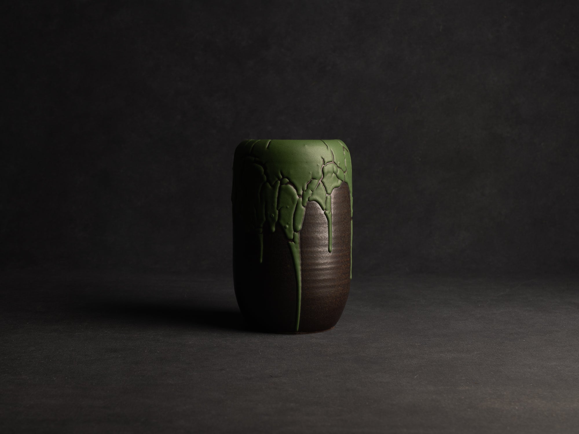 Important duo de vases "peau de serpent" en grès de Léon Pointu, Atelier Pointu, France (vers 1930)..School of Carriès Large stoneware snake skin glazed vases duet by Léon Pointu, Atelier Pointu, France (circa 1930)
