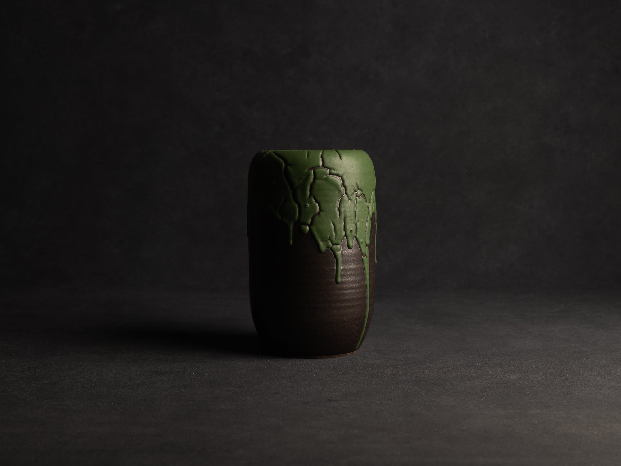 Important duo de vases "peau de serpent" en grès de Léon Pointu, Atelier Pointu, France (vers 1930)..School of Carriès Large stoneware snake skin glazed vases duet by Léon Pointu, Atelier Pointu, France (circa 1930)