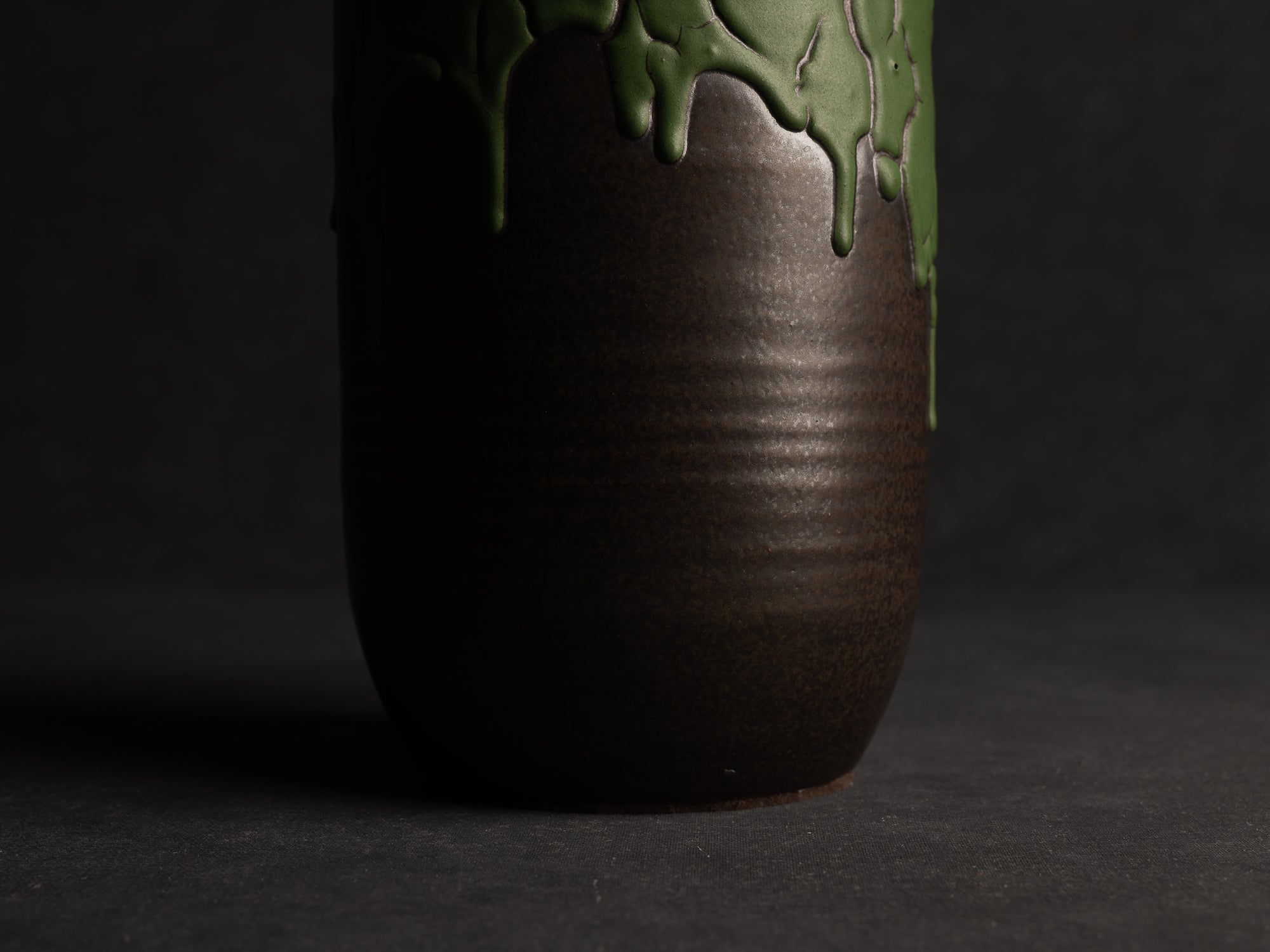 Important duo de vases "peau de serpent" en grès de Léon Pointu, Atelier Pointu, France (vers 1930)..School of Carriès Large stoneware snake skin glazed vases duet by Léon Pointu, Atelier Pointu, France (circa 1930)