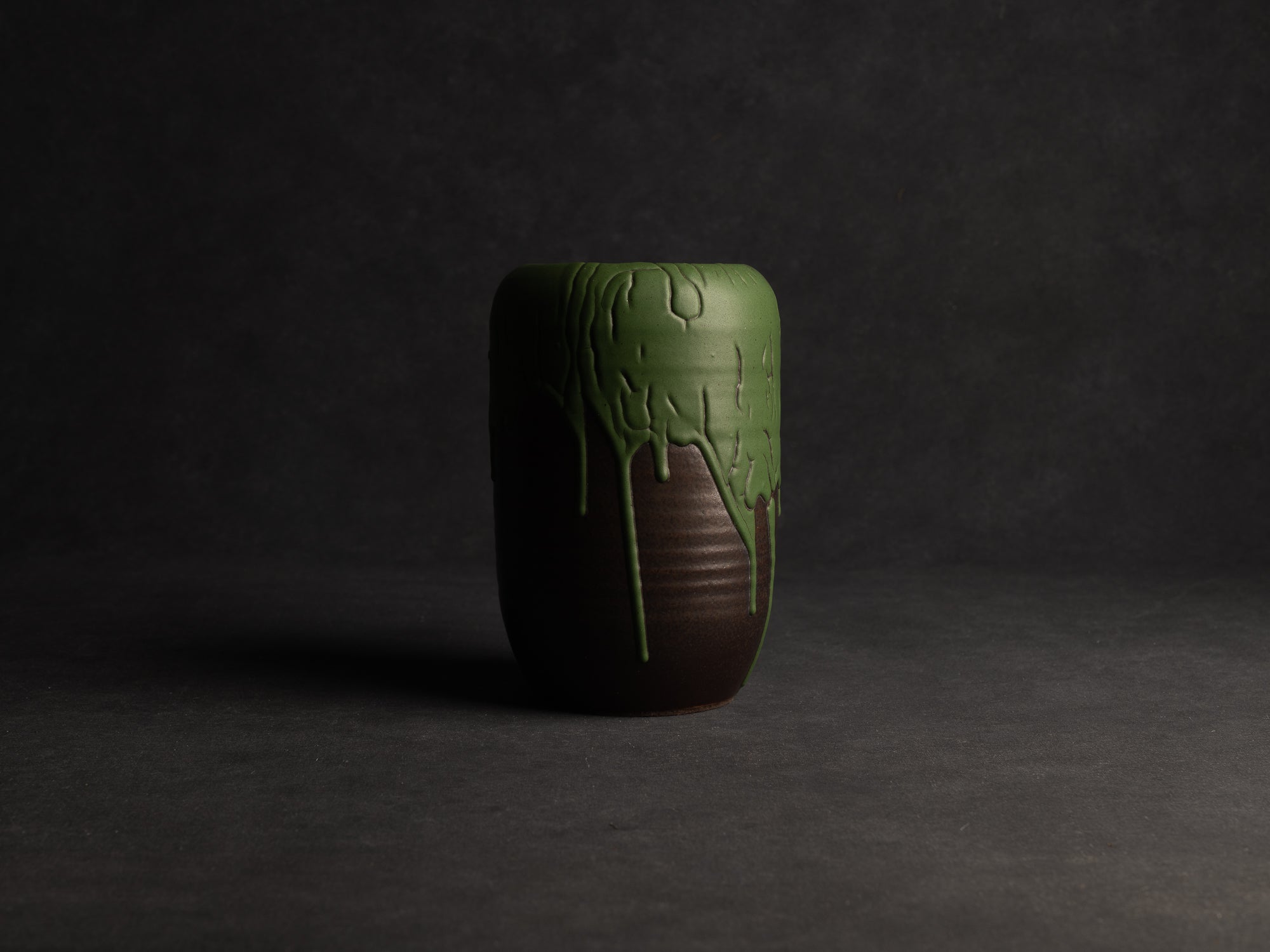 Important duo de vases "peau de serpent" en grès de Léon Pointu, Atelier Pointu, France (vers 1930)..School of Carriès Large stoneware snake skin glazed vases duet by Léon Pointu, Atelier Pointu, France (circa 1930)