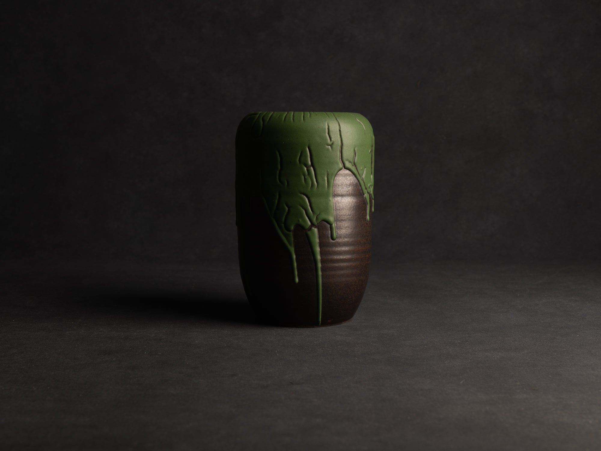 Important duo de vases "peau de serpent" en grès de Léon Pointu, Atelier Pointu, France (vers 1930)..School of Carriès Large stoneware snake skin glazed vases duet by Léon Pointu, Atelier Pointu, France (circa 1930)
