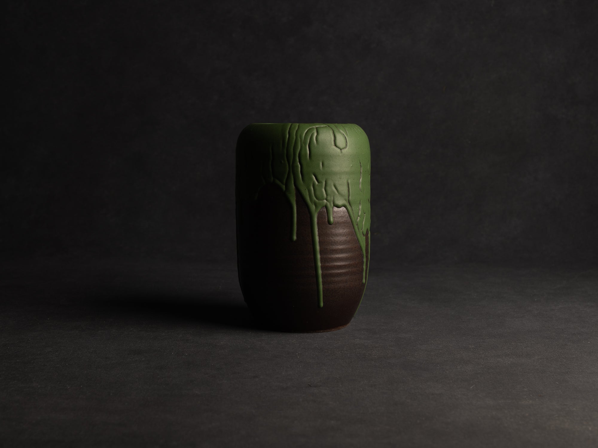 Important duo de vases "peau de serpent" en grès de Léon Pointu, Atelier Pointu, France (vers 1930)..School of Carriès Large stoneware snake skin glazed vases duet by Léon Pointu, Atelier Pointu, France (circa 1930)