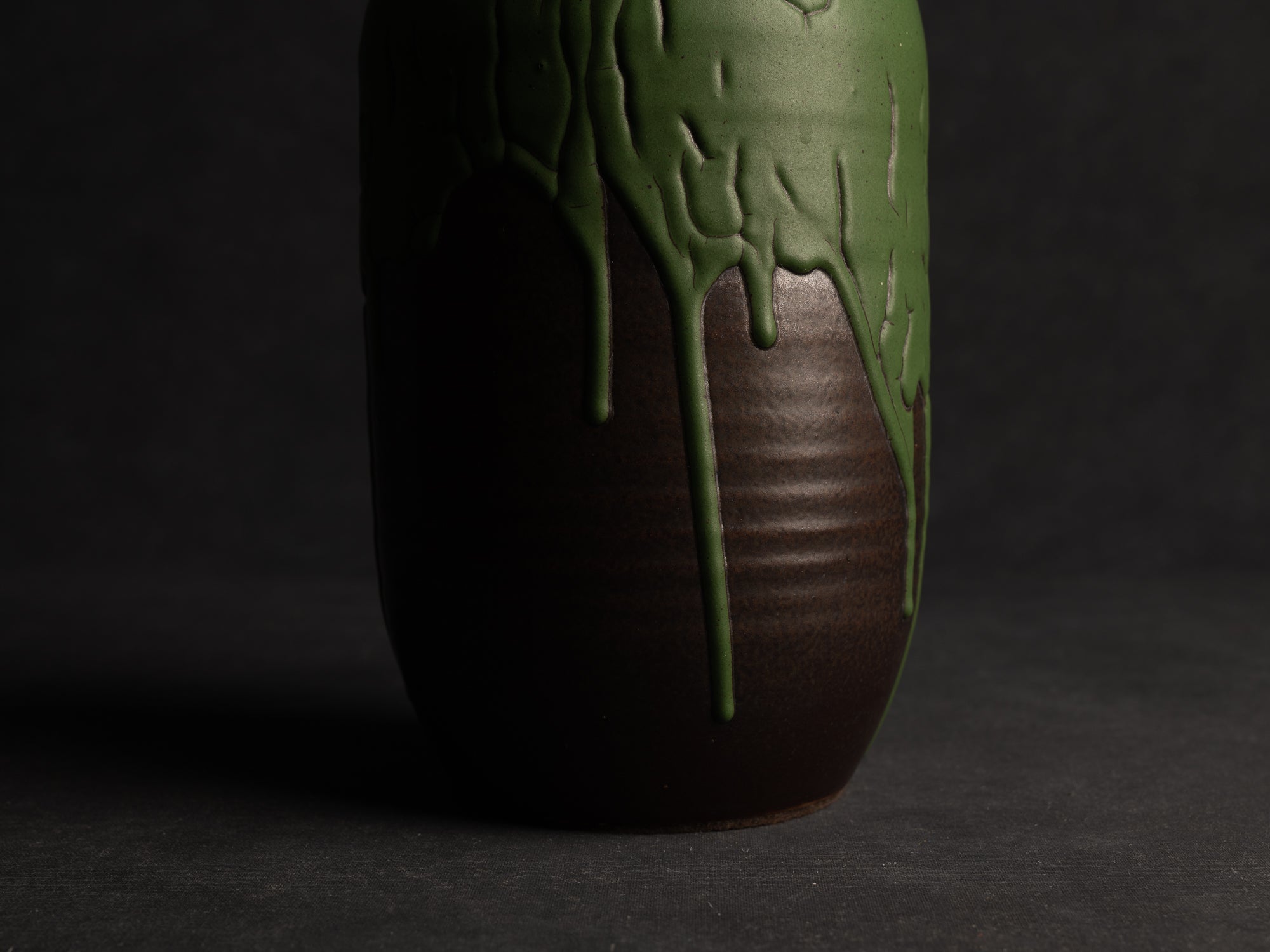 Important duo de vases "peau de serpent" en grès de Léon Pointu, Atelier Pointu, France (vers 1930)..School of Carriès Large stoneware snake skin glazed vases duet by Léon Pointu, Atelier Pointu, France (circa 1930)