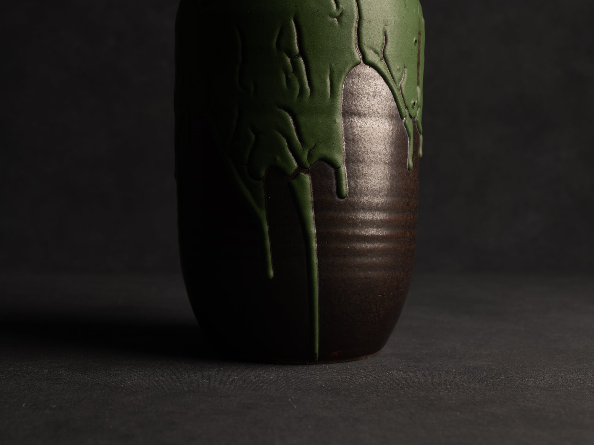 Important duo de vases "peau de serpent" en grès de Léon Pointu, Atelier Pointu, France (vers 1930)..School of Carriès Large stoneware snake skin glazed vases duet by Léon Pointu, Atelier Pointu, France (circa 1930)