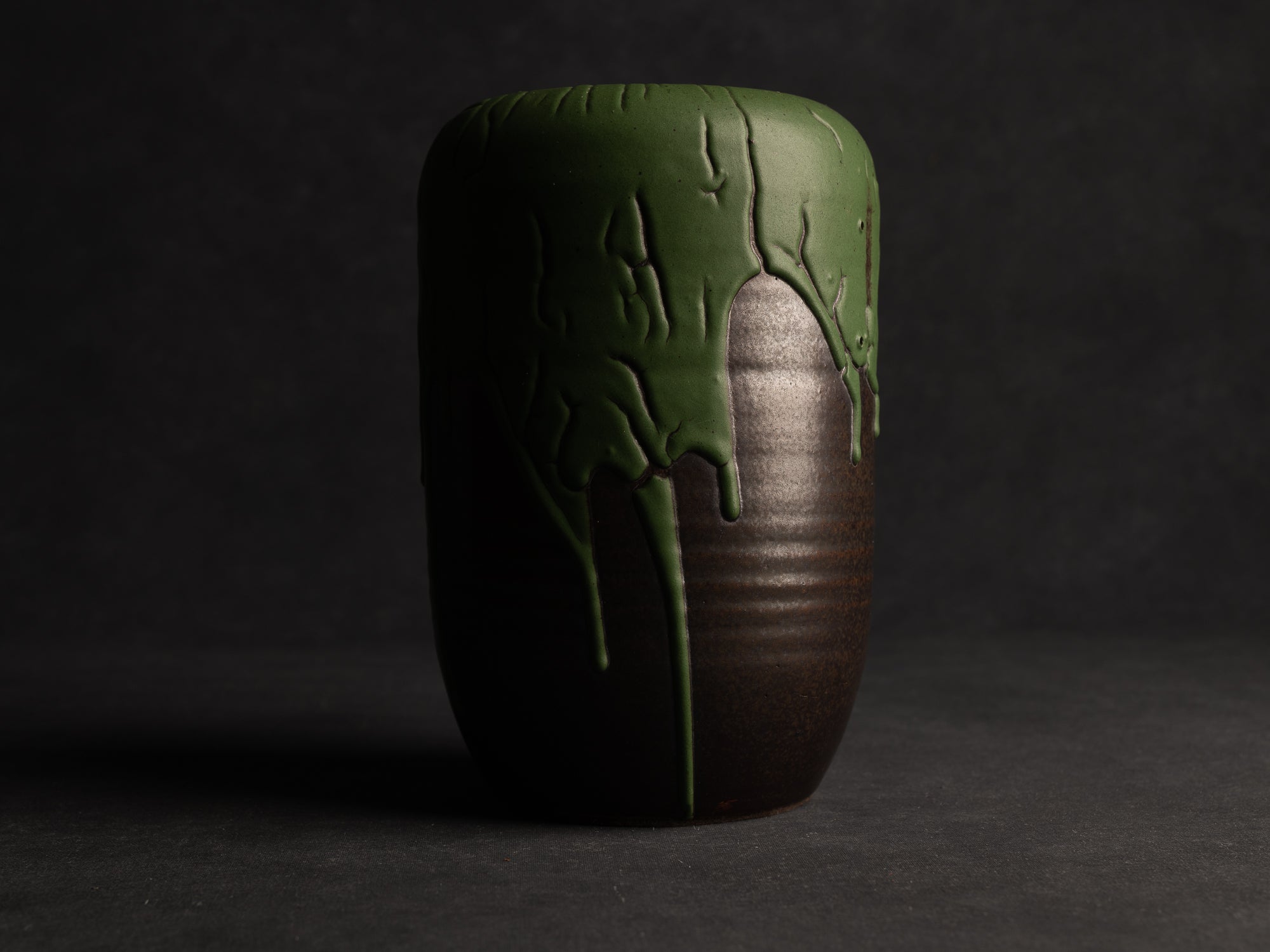 Important duo de vases "peau de serpent" en grès de Léon Pointu, Atelier Pointu, France (vers 1930)..School of Carriès Large stoneware snake skin glazed vases duet by Léon Pointu, Atelier Pointu, France (circa 1930)